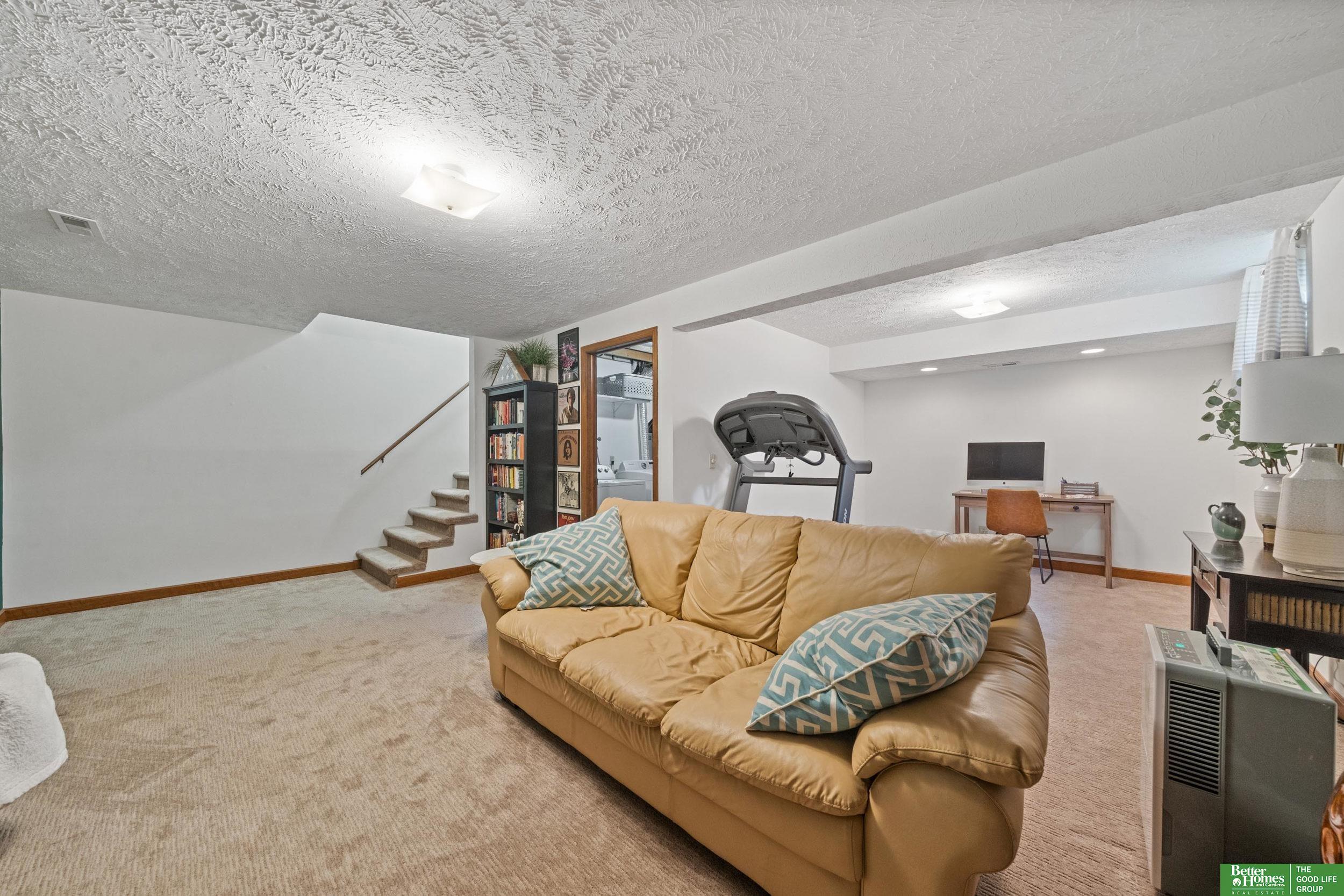 8661 Monroe Street, Ralston, Nebraska image 33