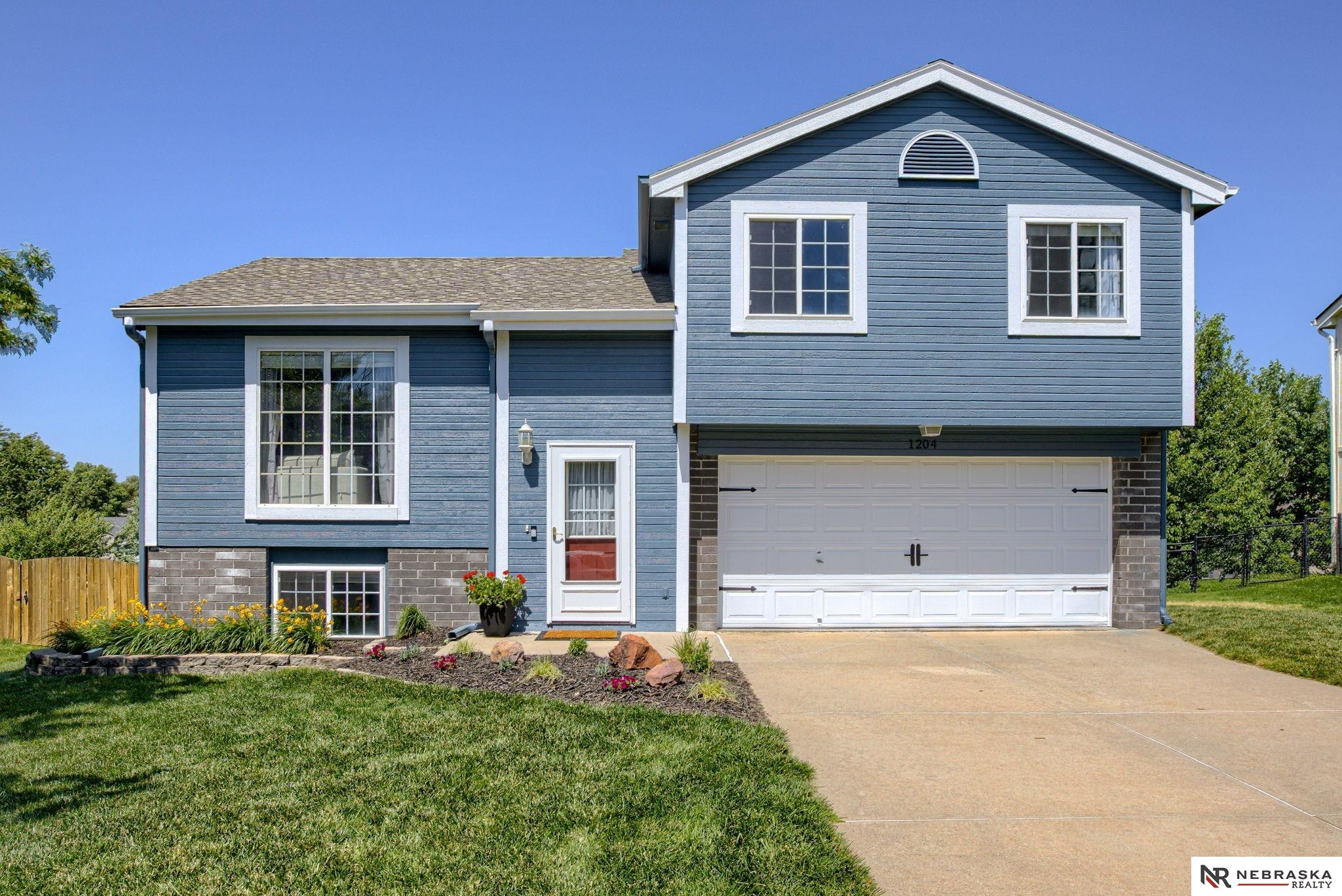 1204 Devon Drive, Papillion, Nebraska image 1
