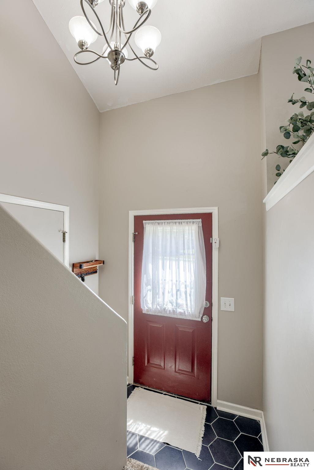1204 Devon Drive, Papillion, Nebraska image 2
