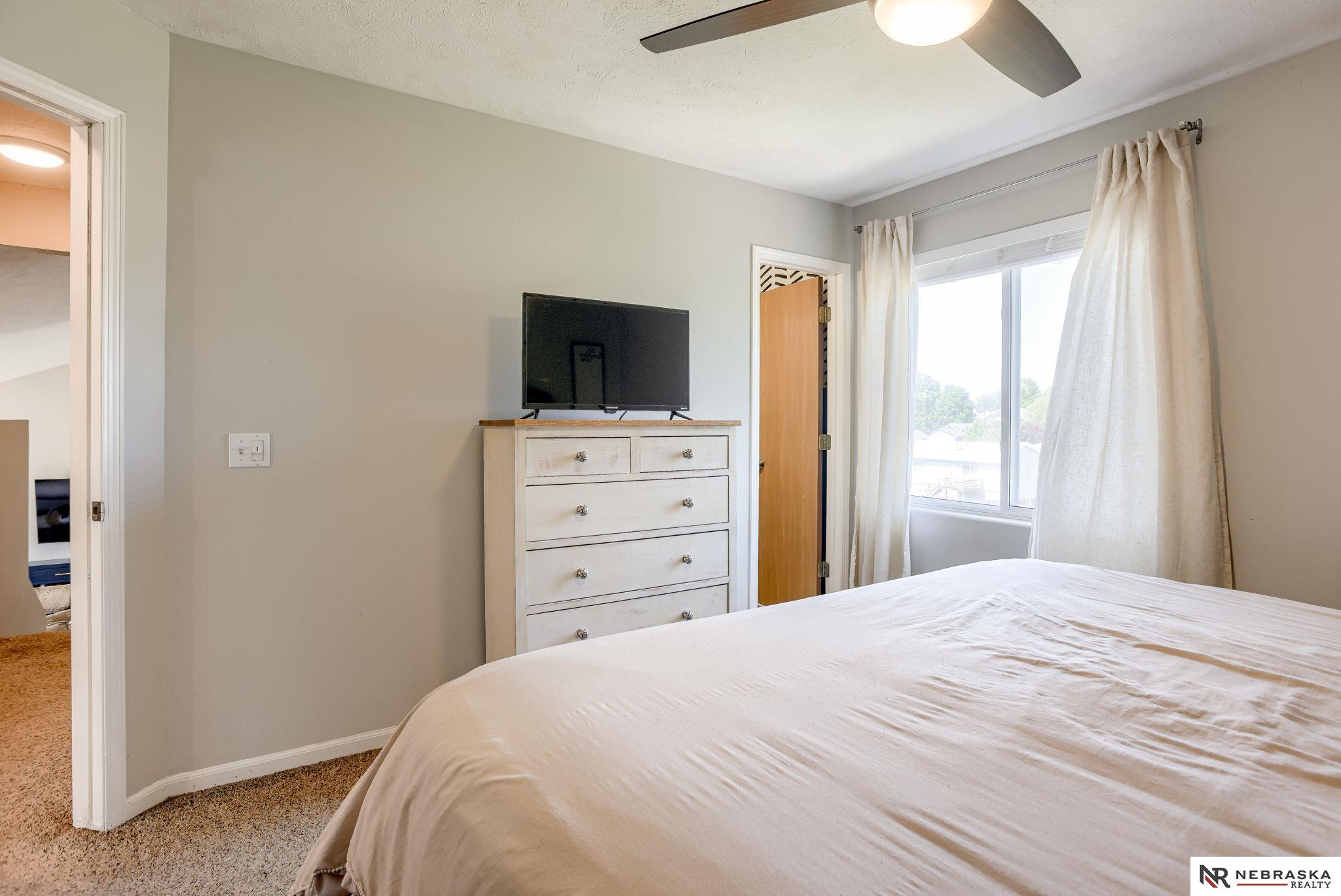 1204 Devon Drive, Papillion, Nebraska image 12