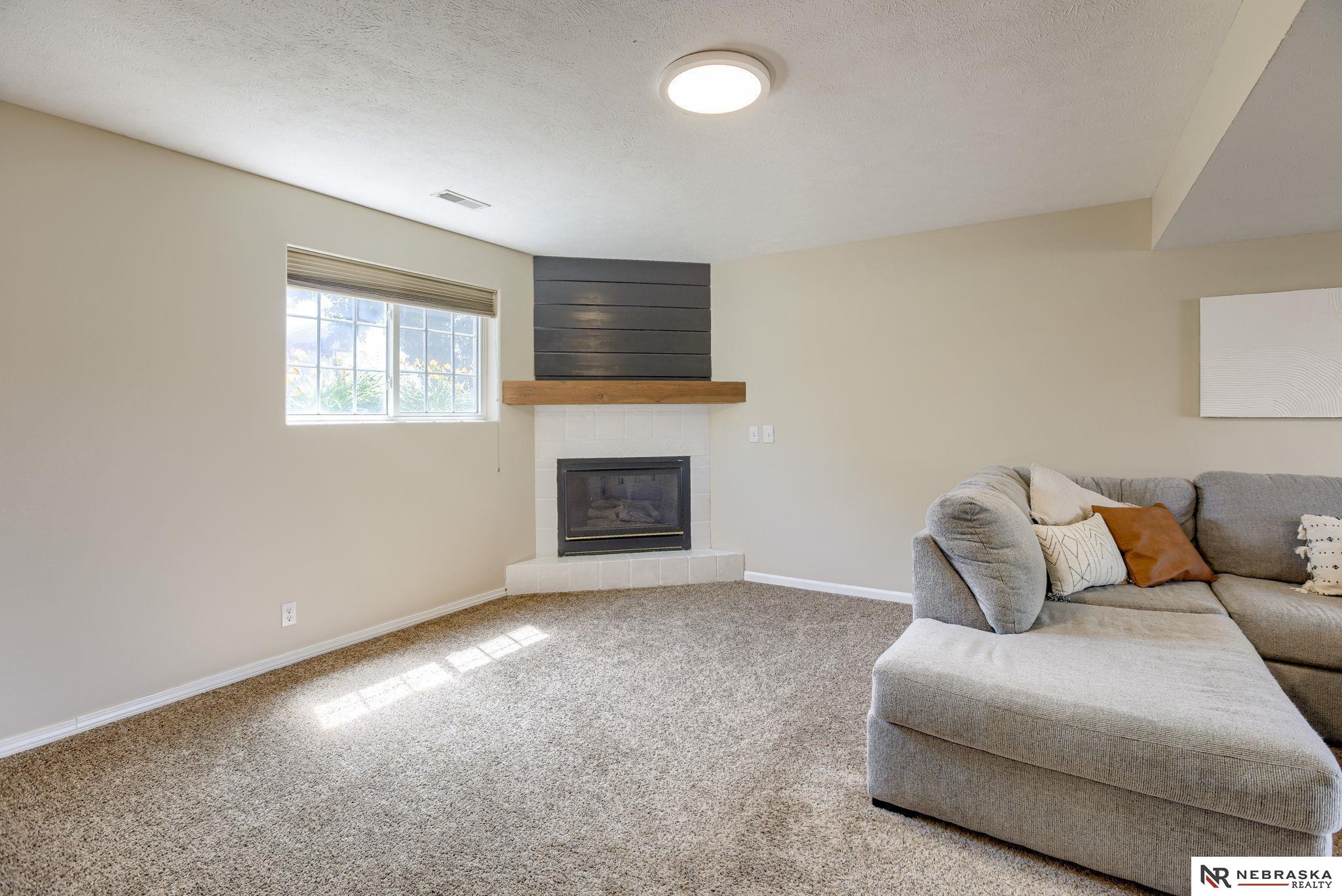 1204 Devon Drive, Papillion, Nebraska image 23