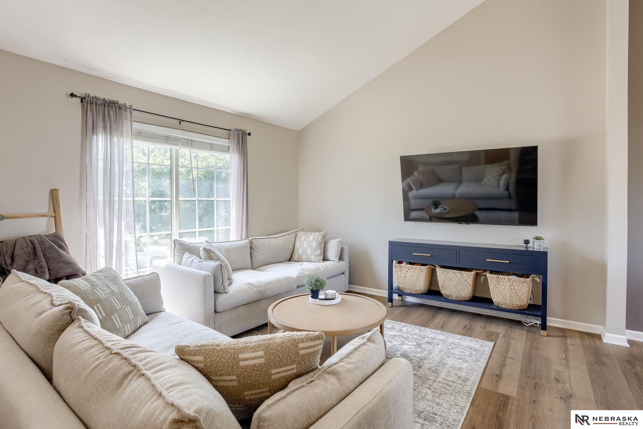 1204 Devon Drive, Papillion, Nebraska image 4