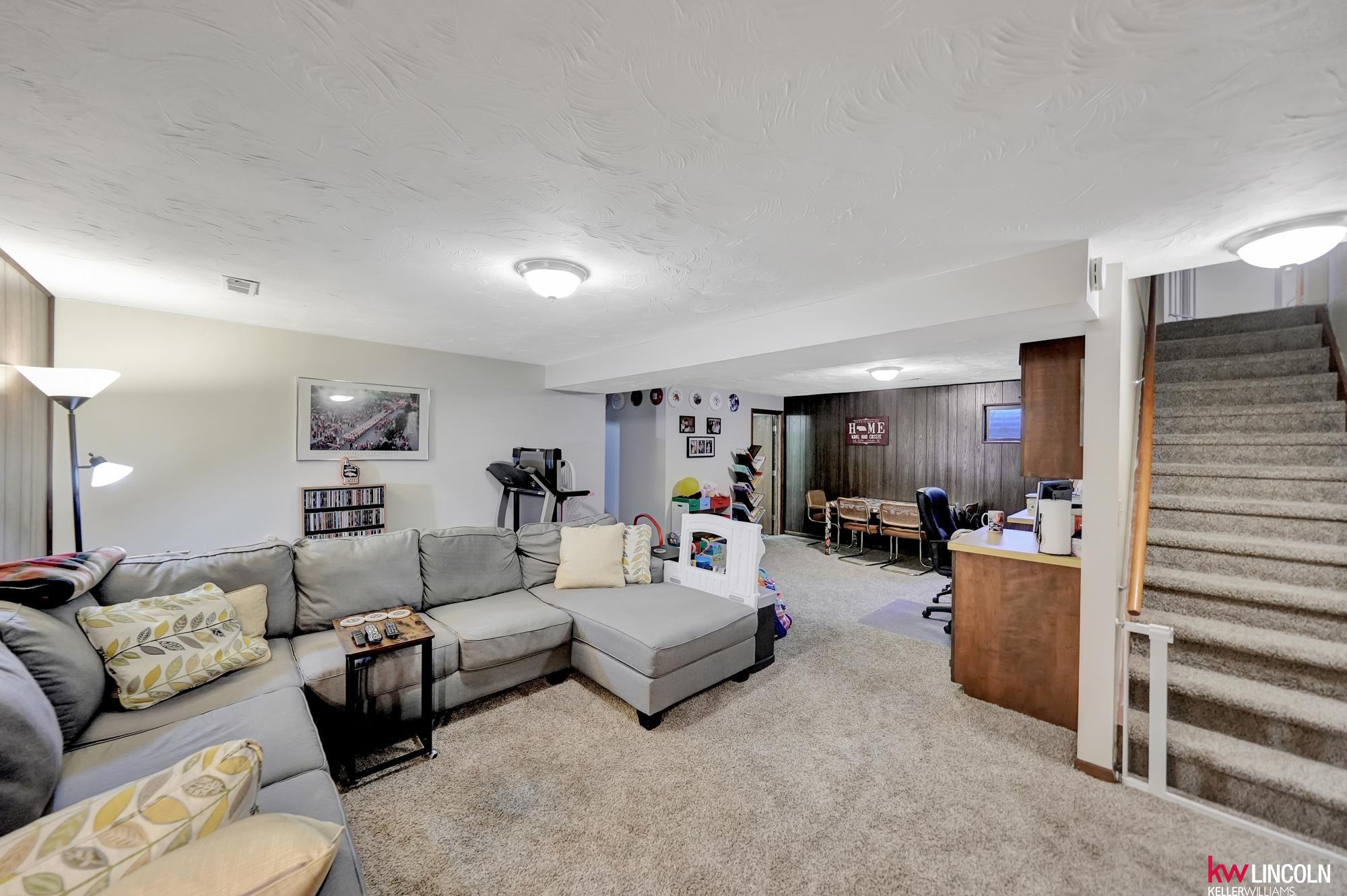 8032 E Avon Lane, Lincoln, Nebraska image 25