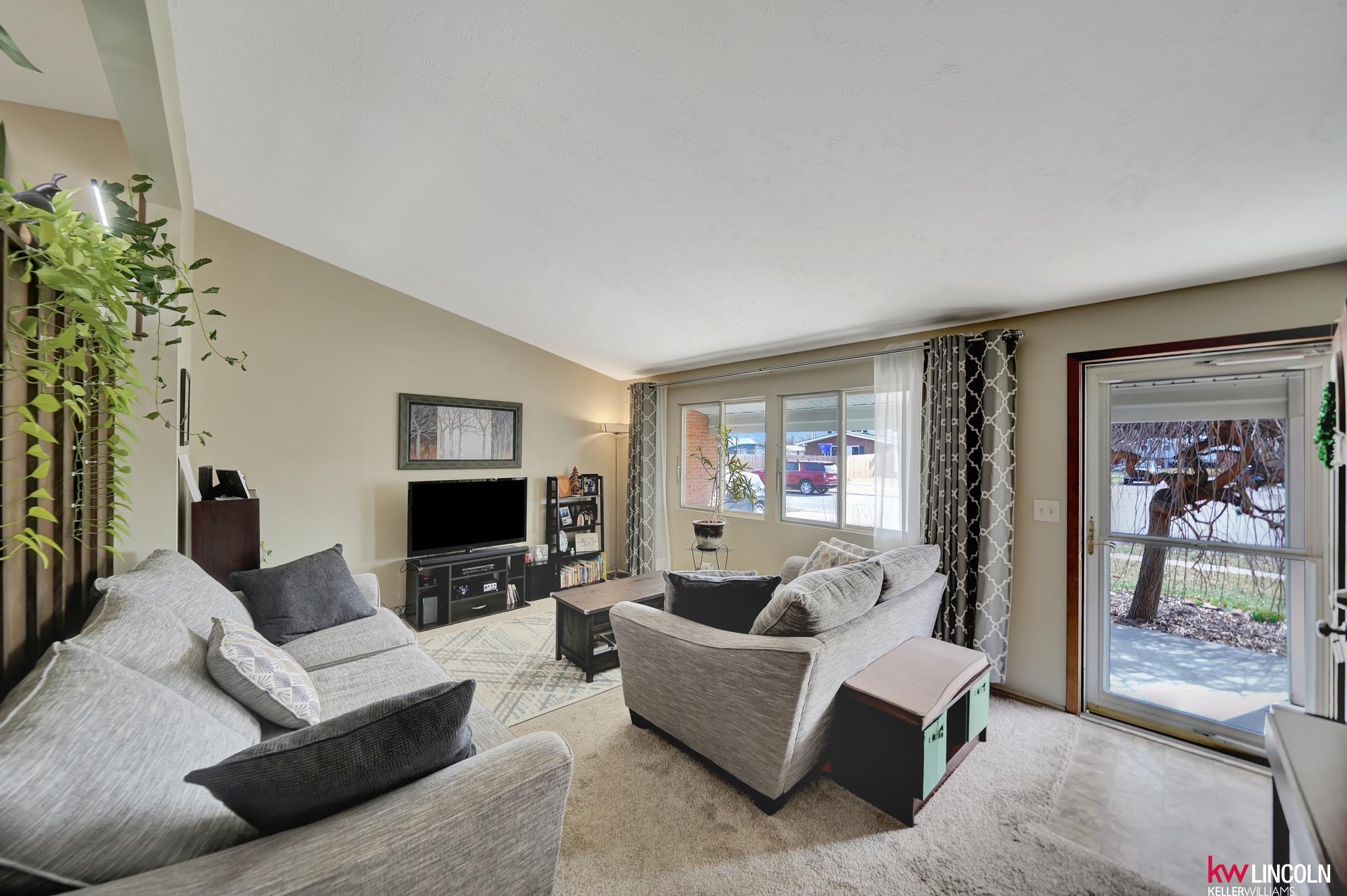 8032 E Avon Lane, Lincoln, Nebraska image 9