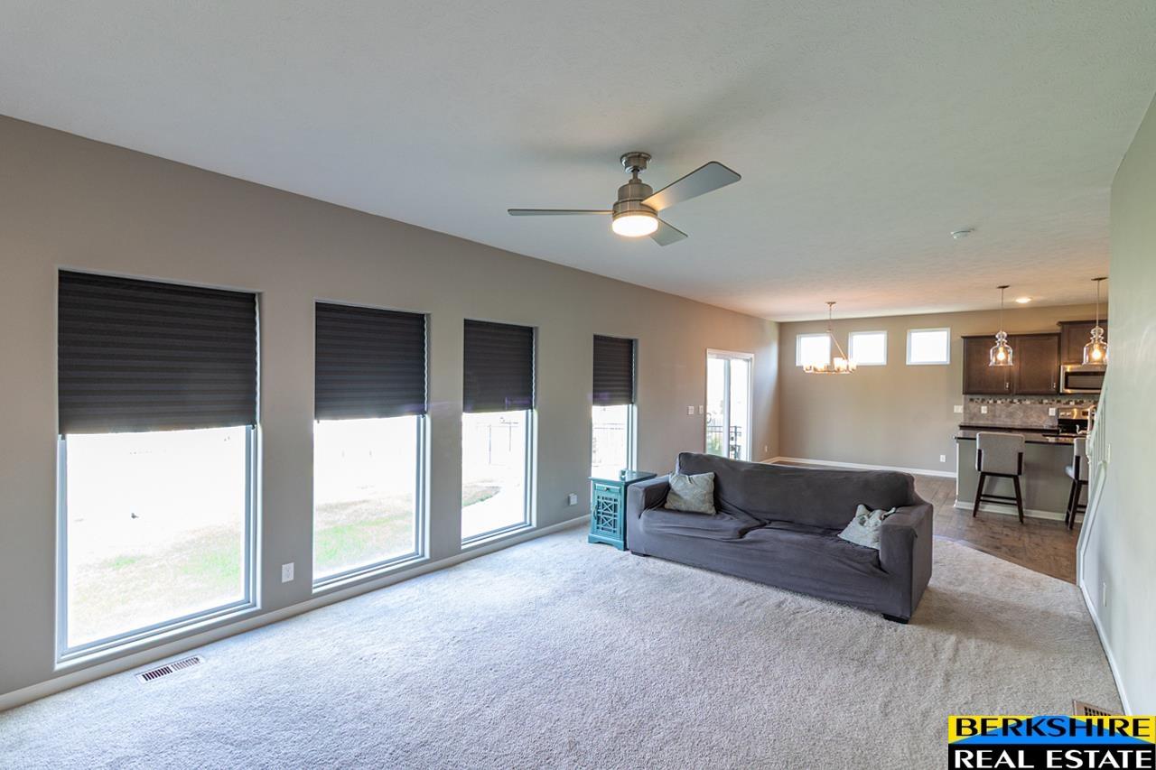 10569 S 111 Street, Papillion, Nebraska image 5