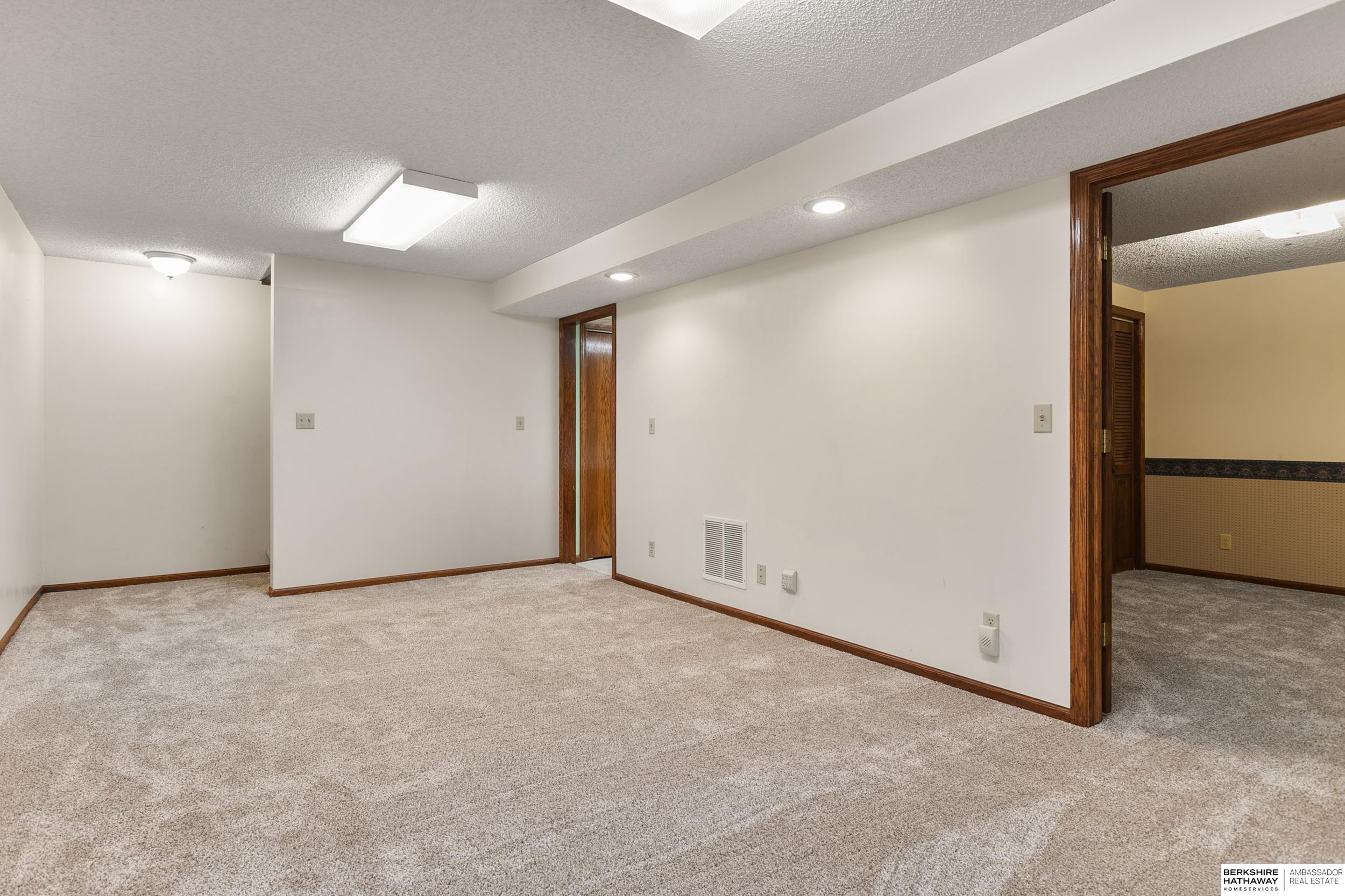 2831 Dorothy Drive, Lincoln, Nebraska image 25