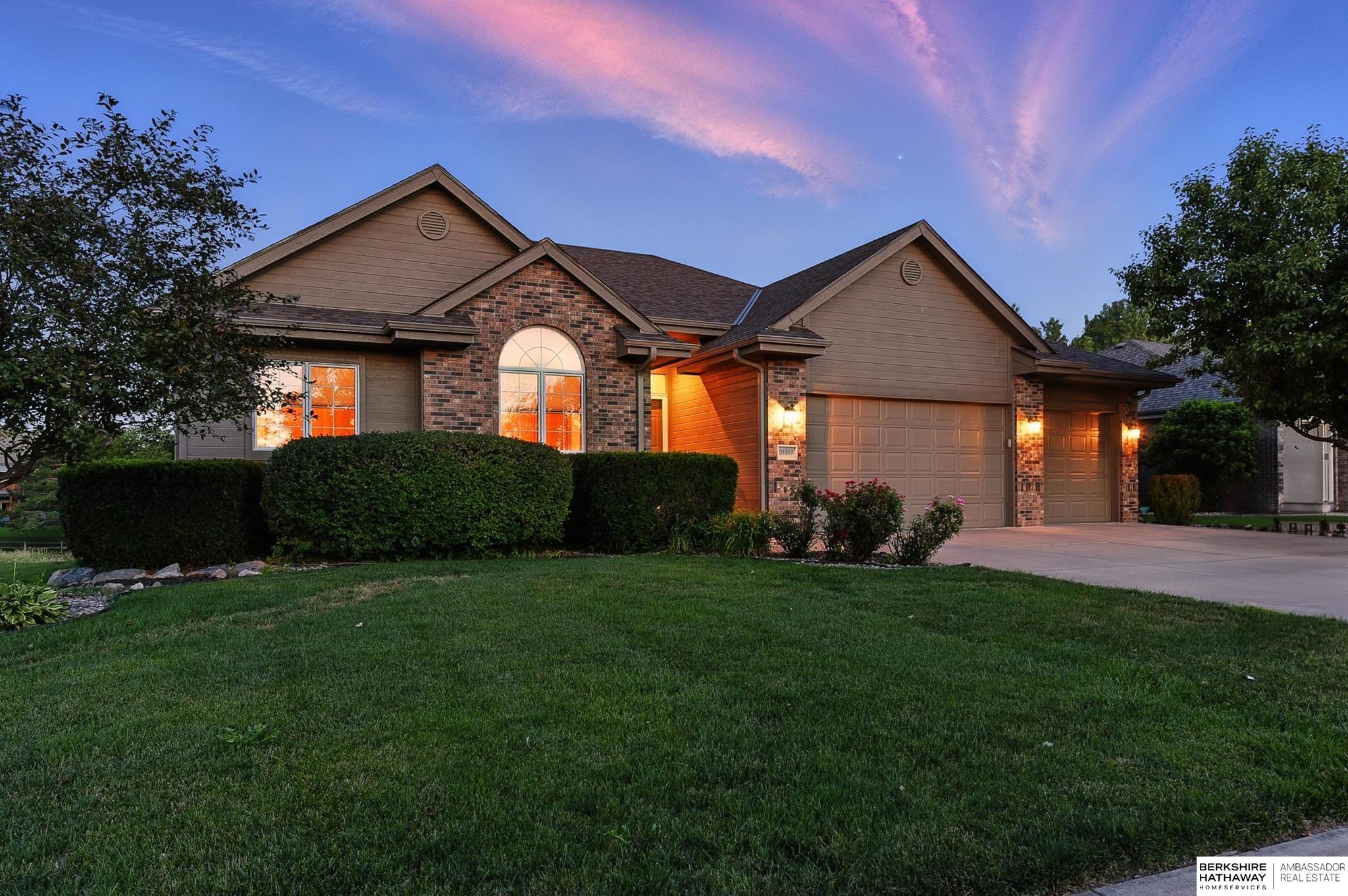 21317 Hampton Drive, Gretna, Nebraska image 2