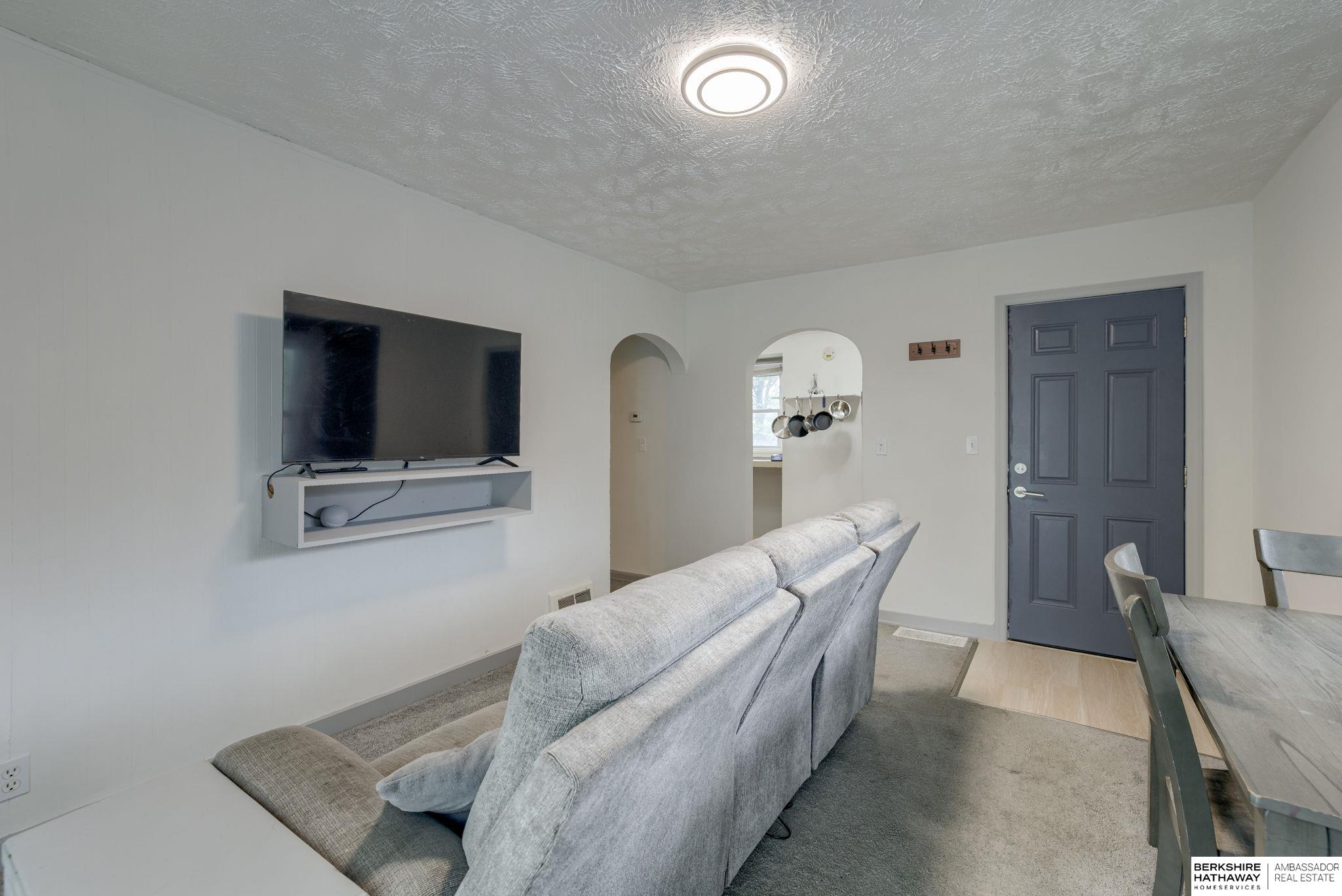 305 W 19th Avenue, Bellevue, Nebraska image 3