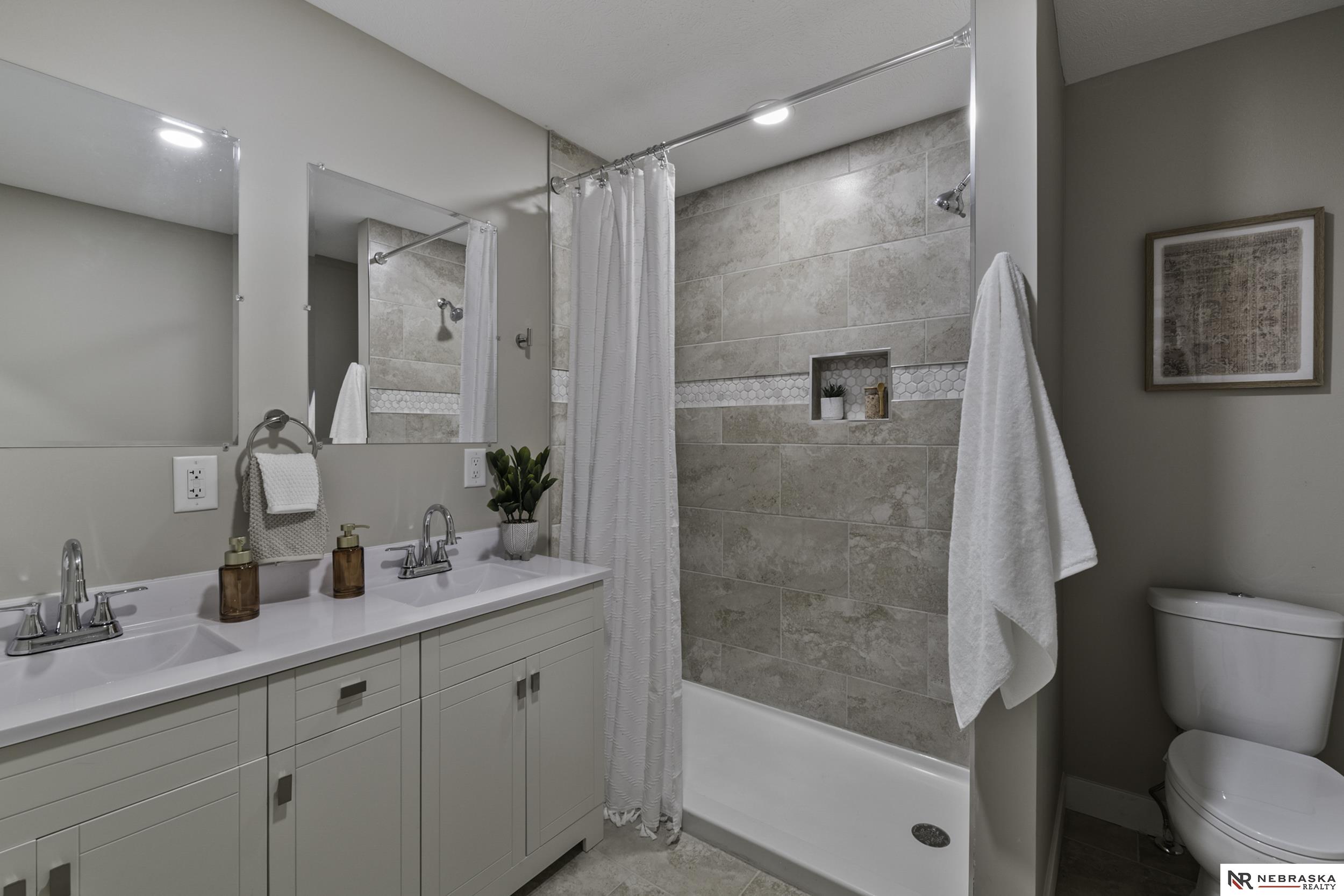 5805 Florence Boulevard, Omaha, Nebraska image 31