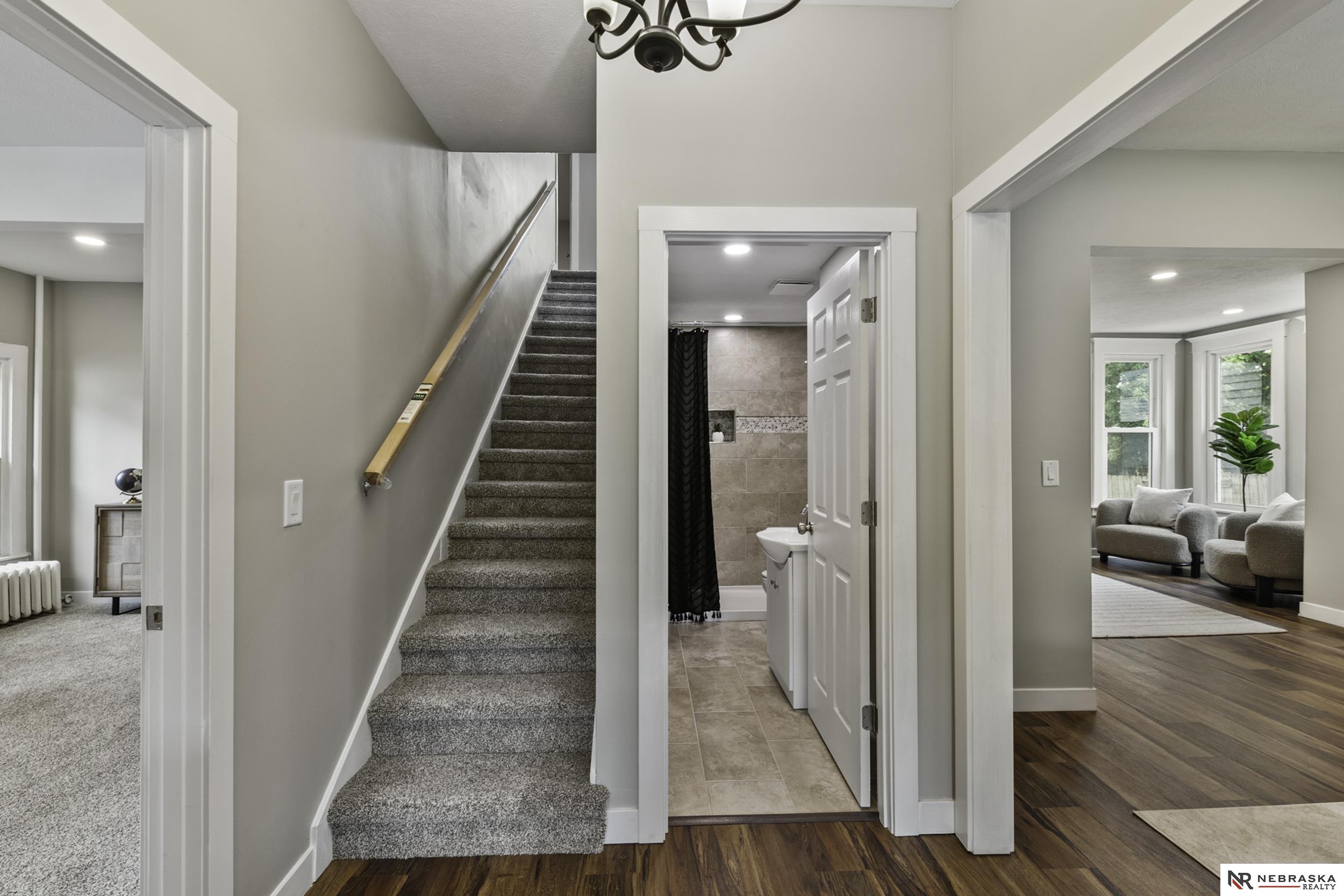 5805 Florence Boulevard, Omaha, Nebraska image 9