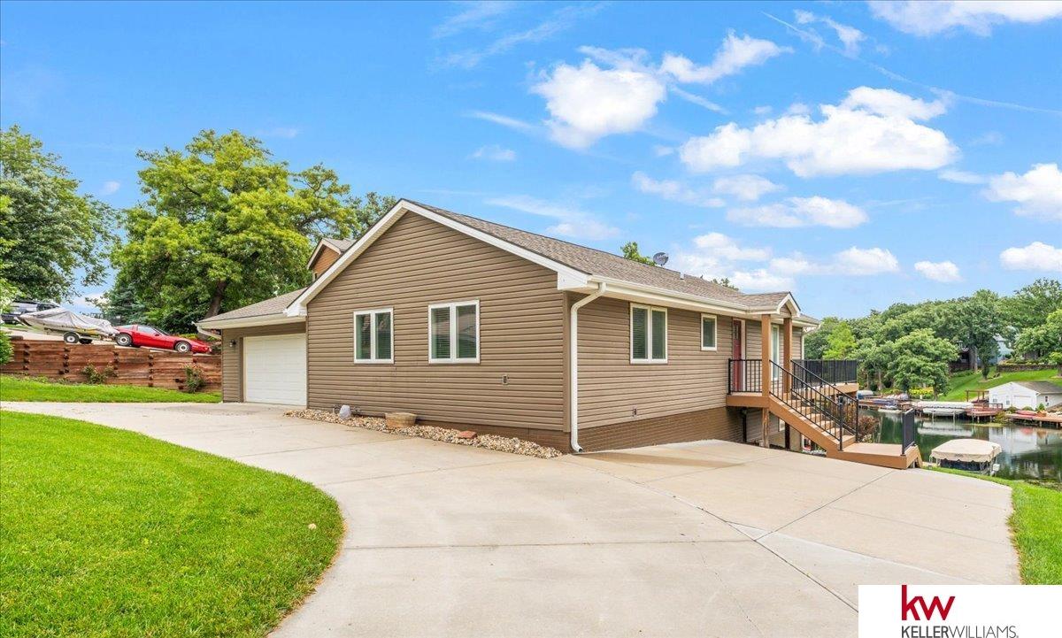 8833 Verdon Circle, Plattsmouth, Nebraska image 3