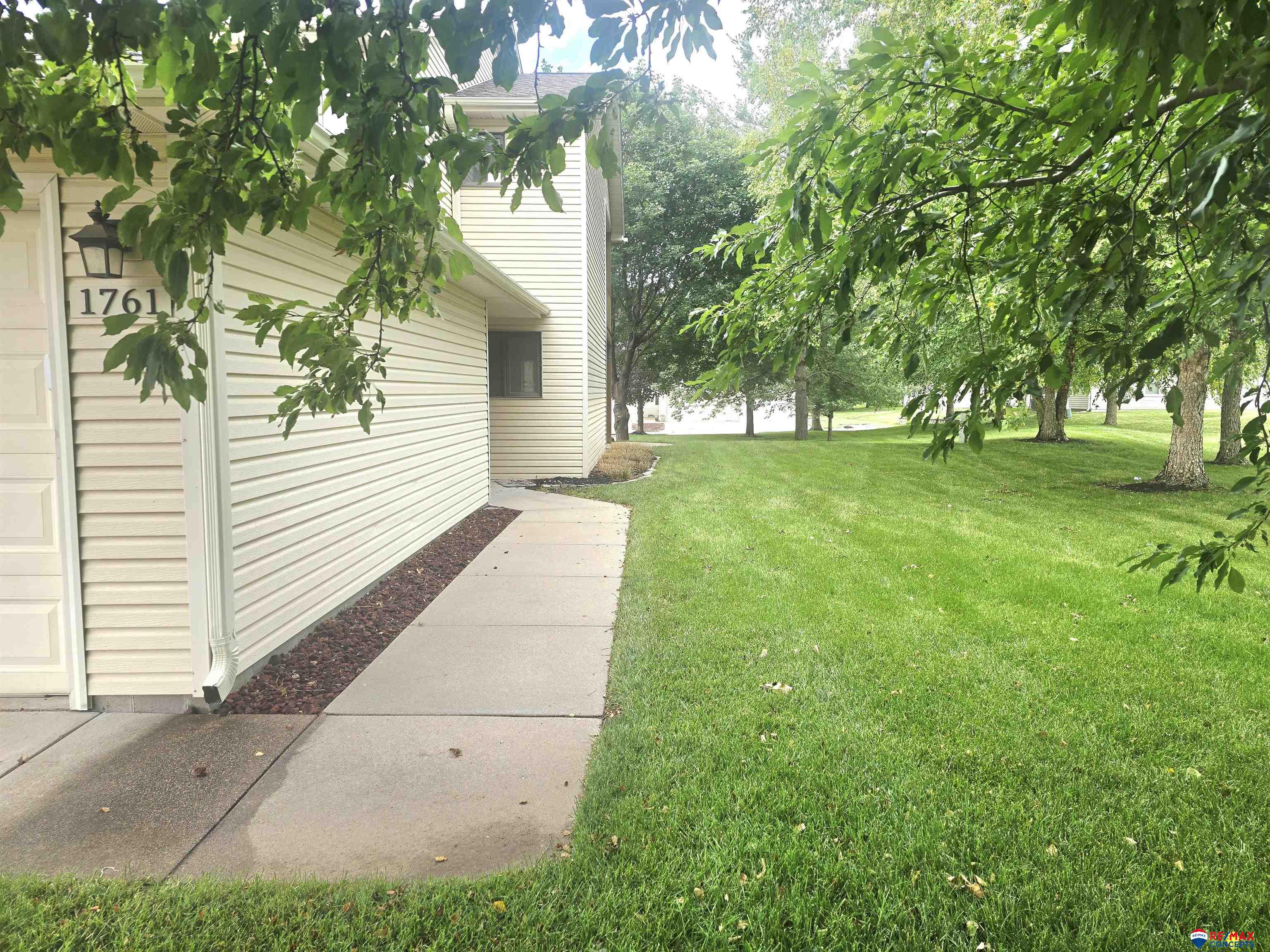 1761 Surfside Drive #20, Lincoln, Nebraska image 2