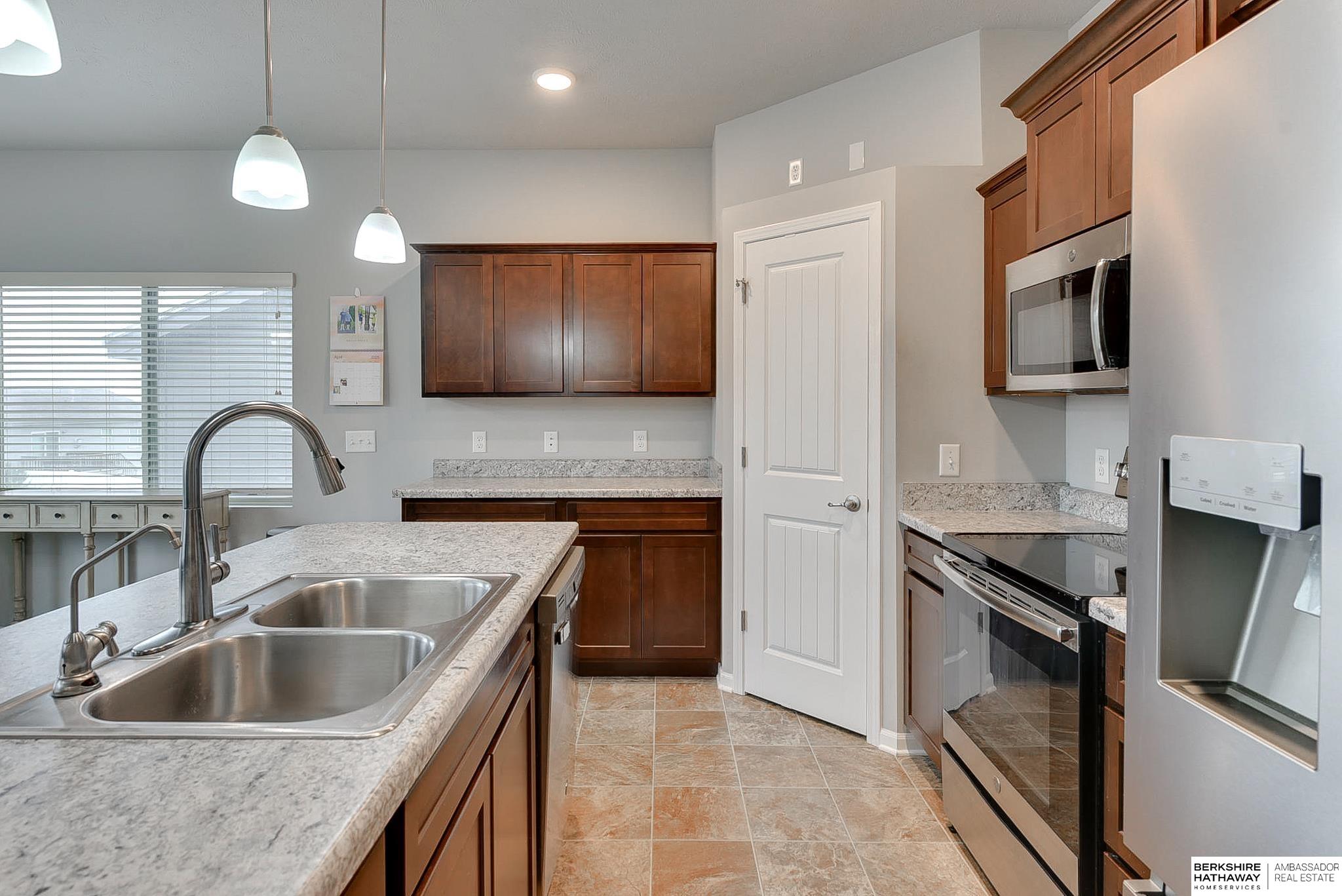 14562 Potter Circle, Bennington, Nebraska image 7