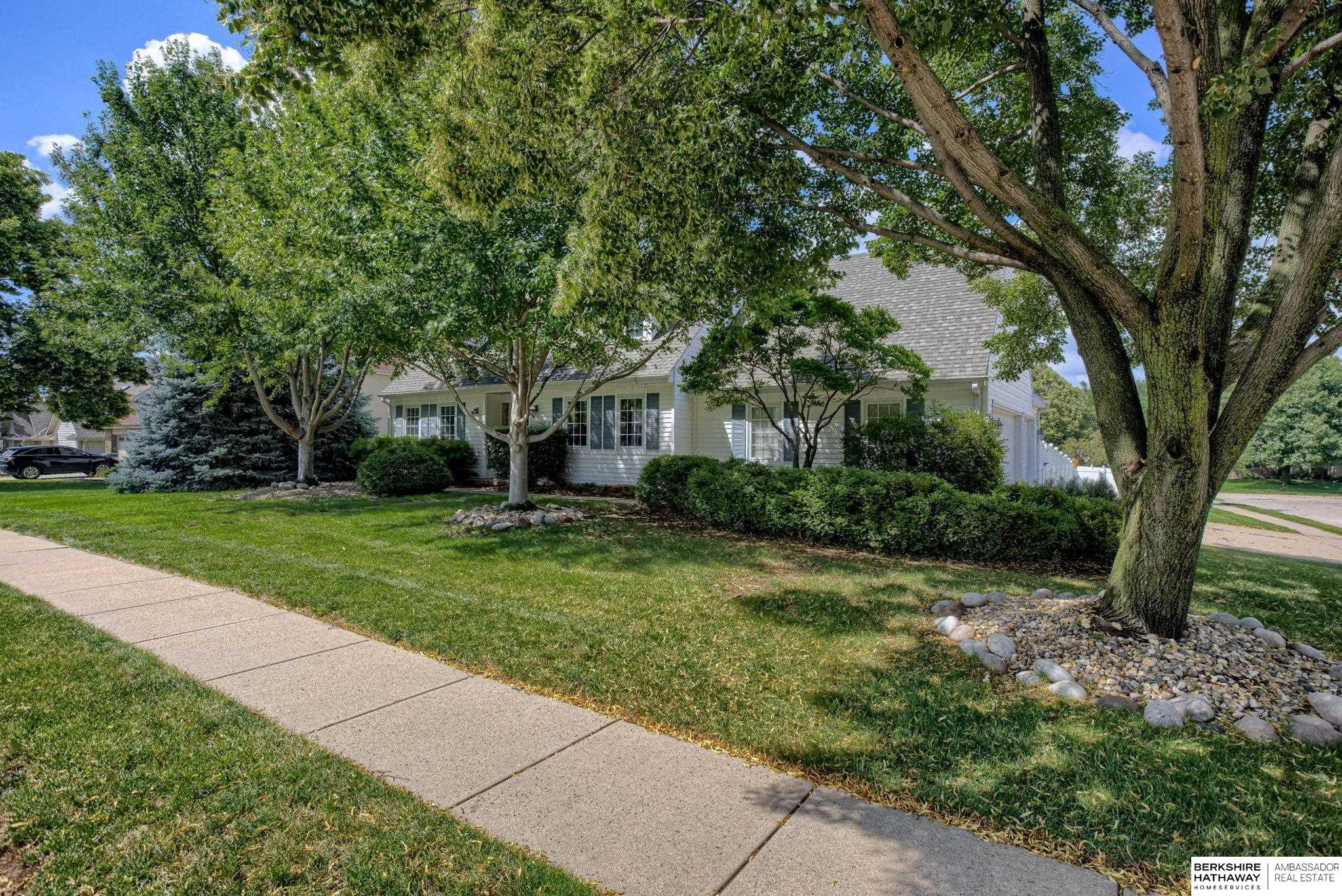 13406 Erskine Street, Omaha, Nebraska image 2