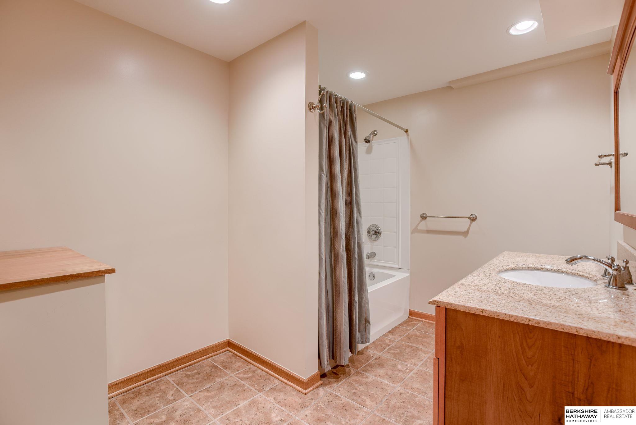 13406 Erskine Street, Omaha, Nebraska image 34