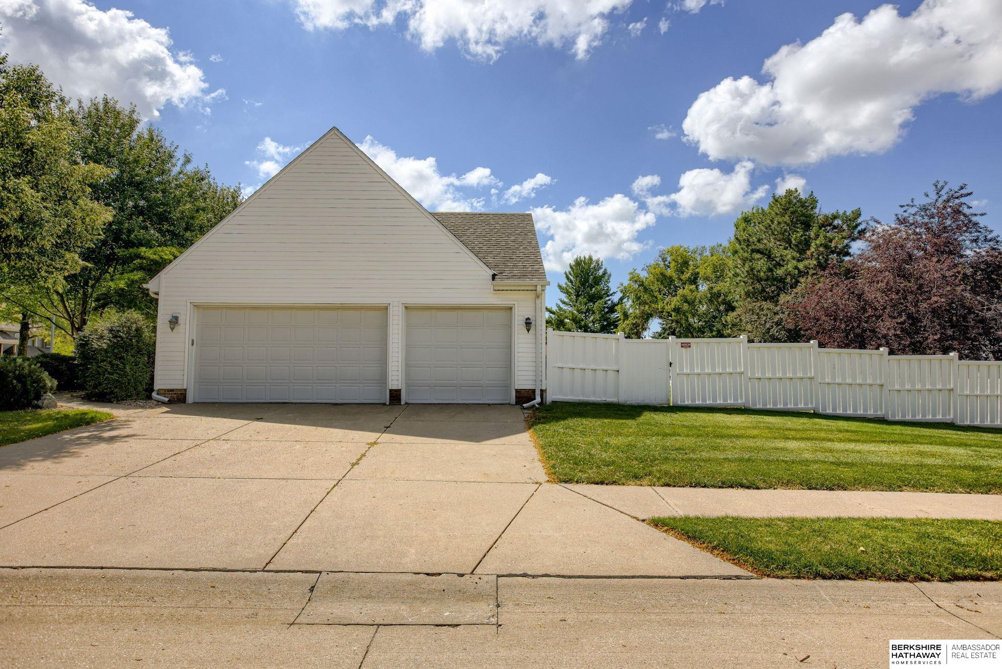 13406 Erskine Street, Omaha, Nebraska image 42