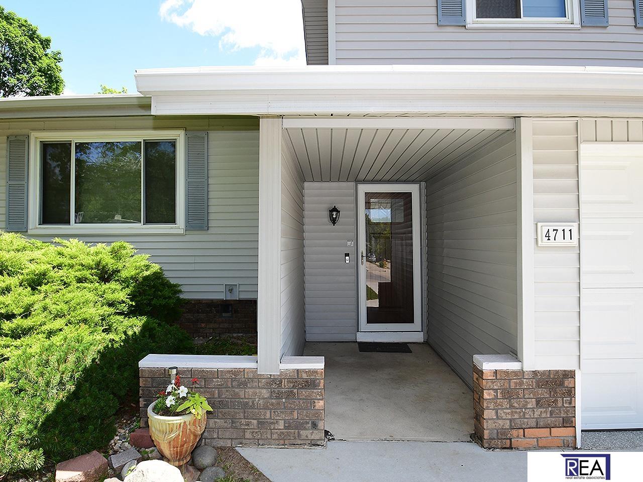4711 S 102nd Street, Omaha, Nebraska image 3