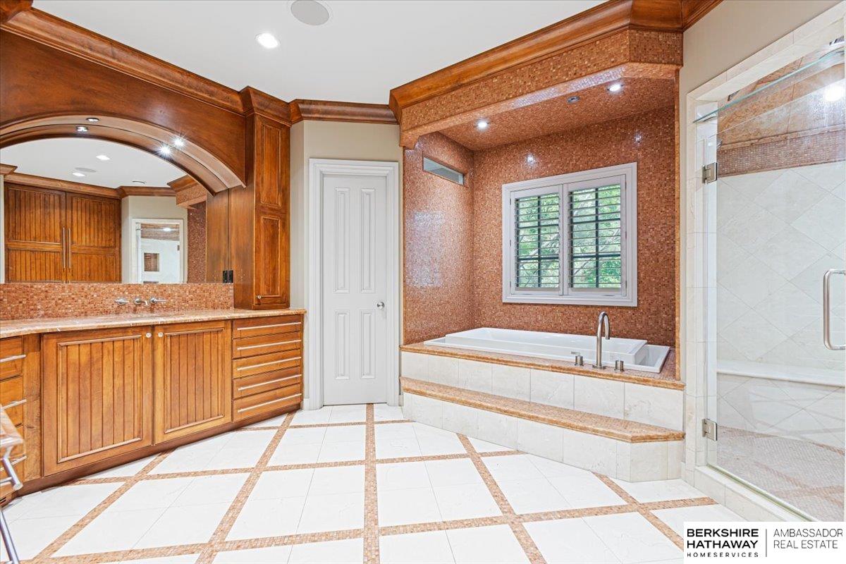 717 Hackberry Road, Omaha, Nebraska image 38
