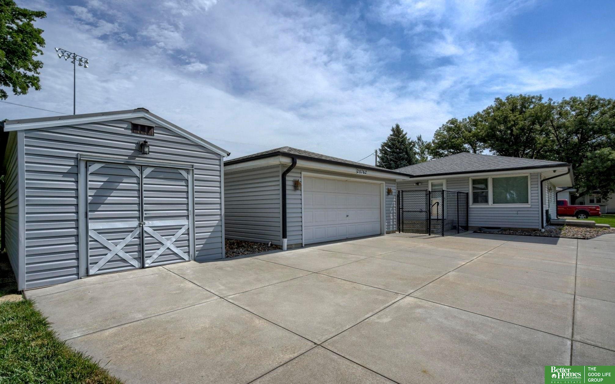 20762 Elkhorn Drive, Elkhorn, Nebraska image 3