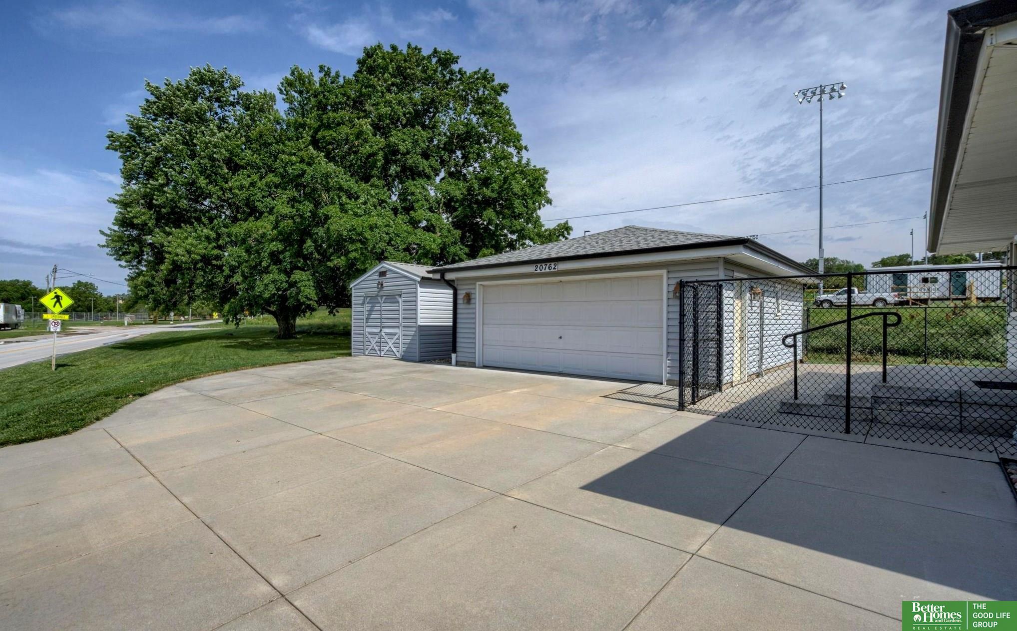 20762 Elkhorn Drive, Elkhorn, Nebraska image 22