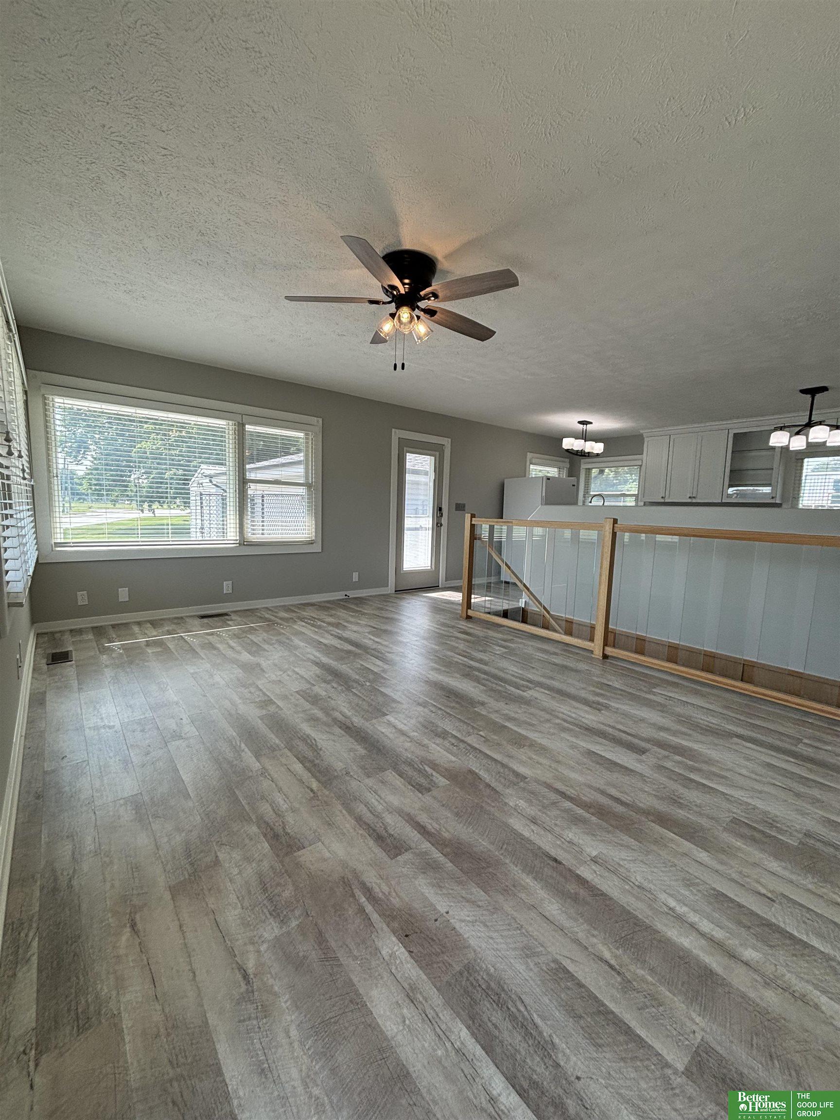 20762 Elkhorn Drive, Elkhorn, Nebraska image 5