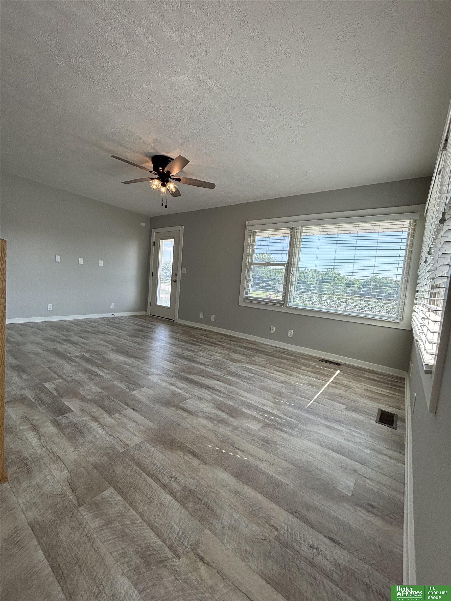 20762 Elkhorn Drive, Elkhorn, Nebraska image 6