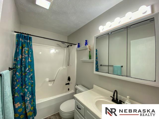 19003 Morrissey Circle, Omaha, Nebraska image 18