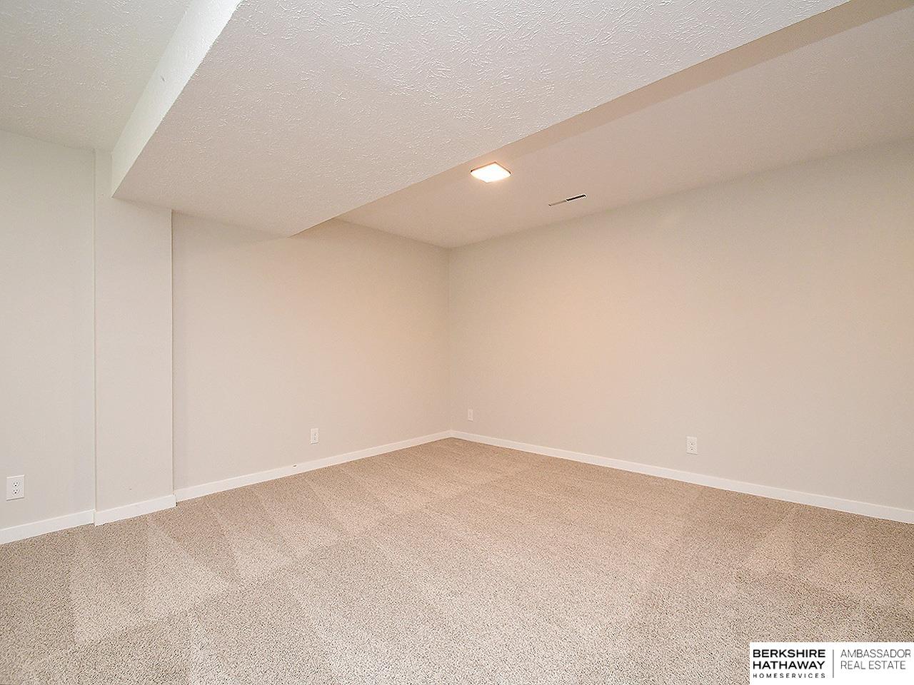 6315 S 109th Street, Omaha, Nebraska image 22