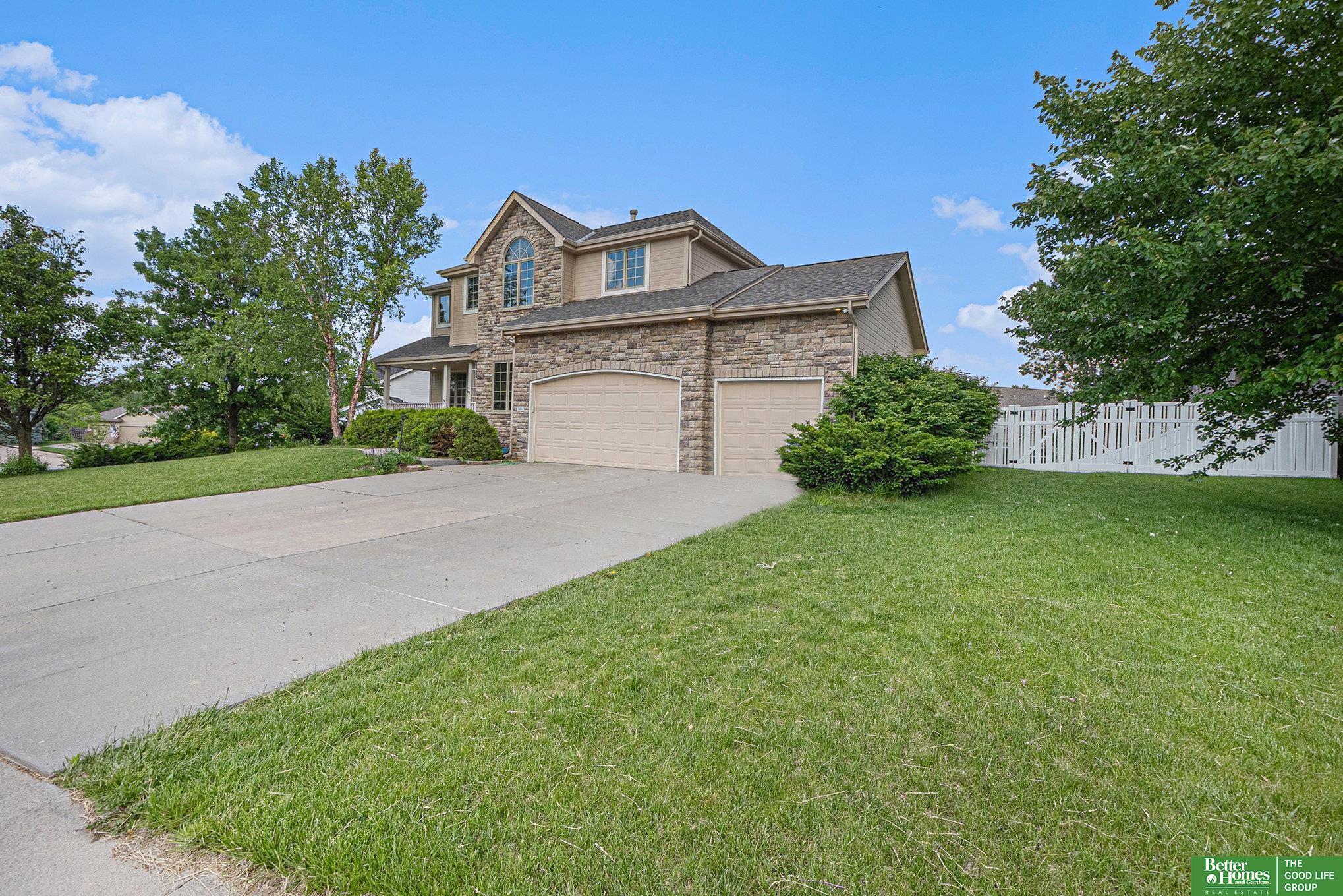 2231 Crystal Creek Drive, Papillion, Nebraska image 3