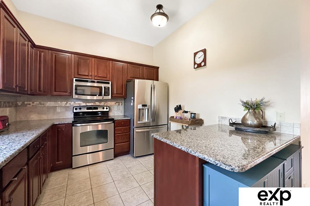 2611 N 189th Street, Elkhorn, Nebraska image 18