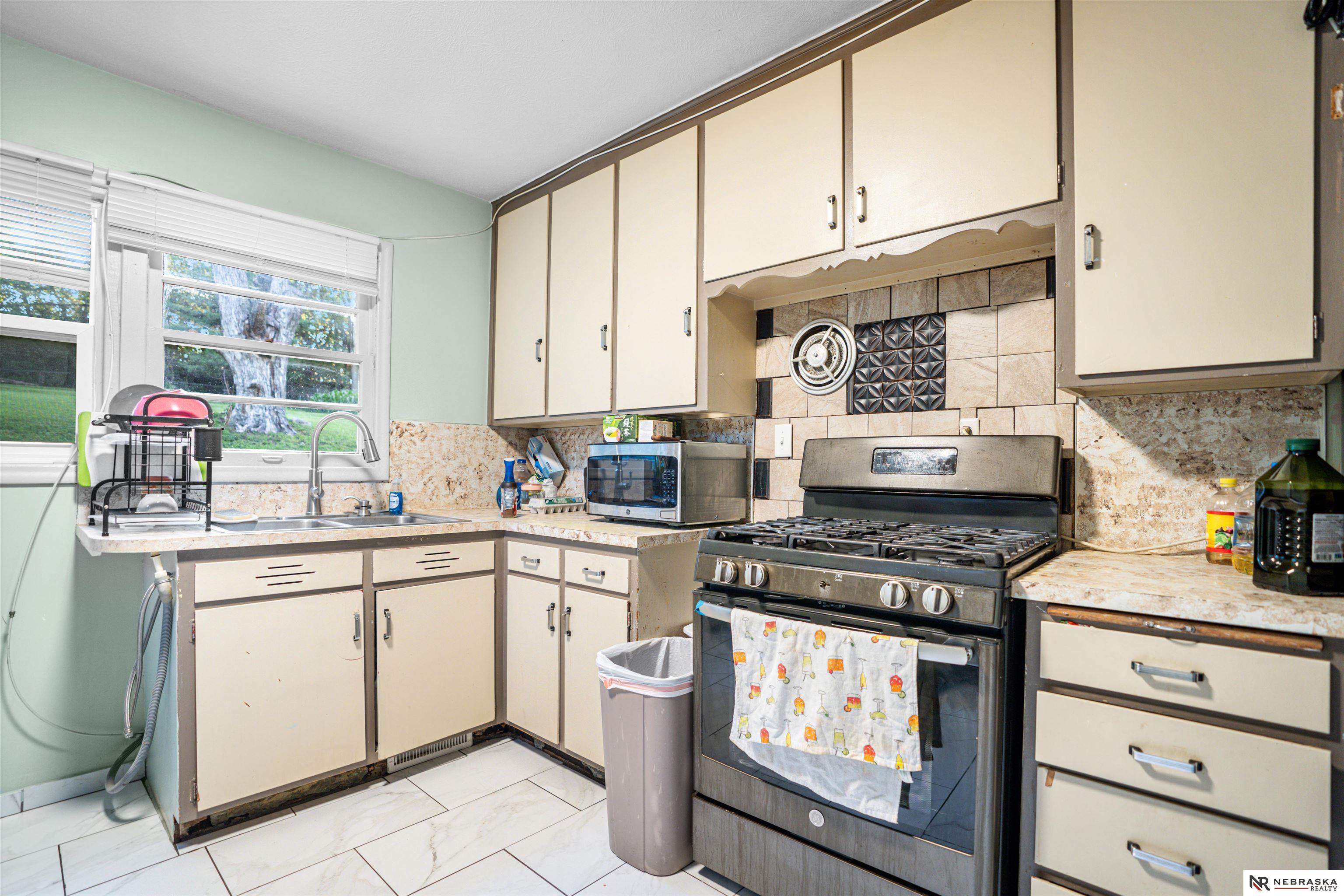 3256 S 40th Street, Omaha, Nebraska image 10