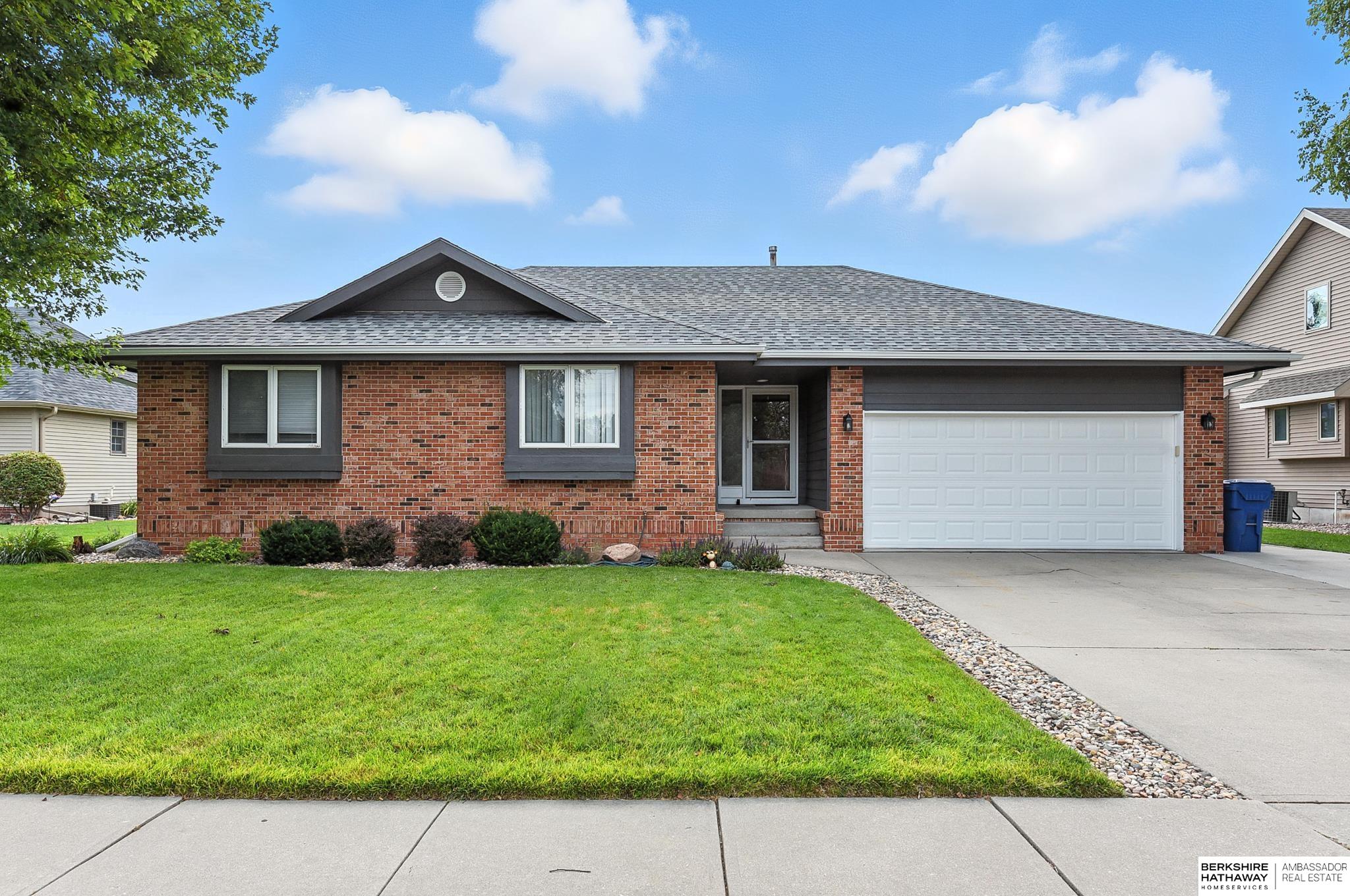 768 N Day Drive, Fremont, Nebraska image 2
