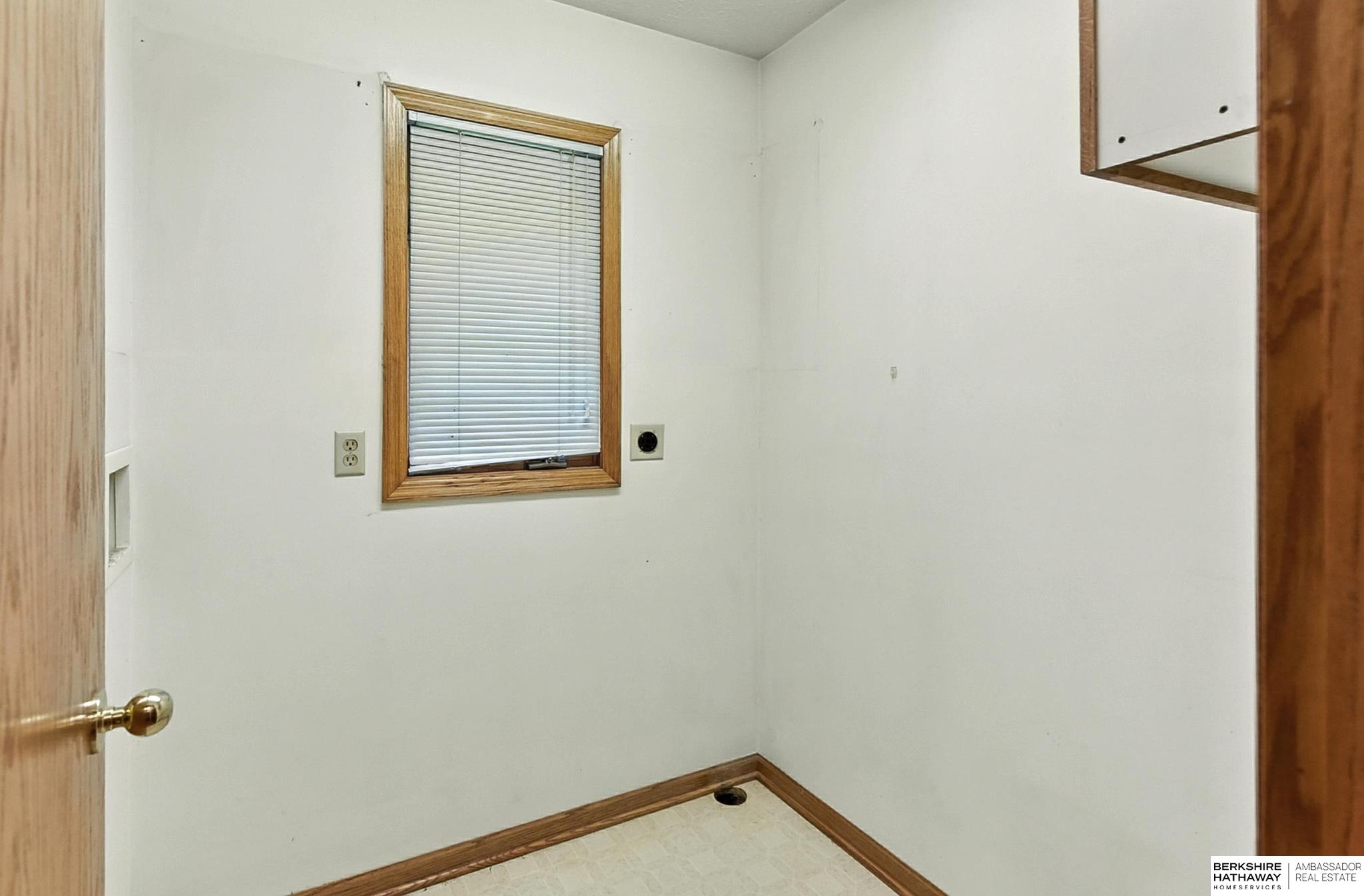 768 N Day Drive, Fremont, Nebraska image 14