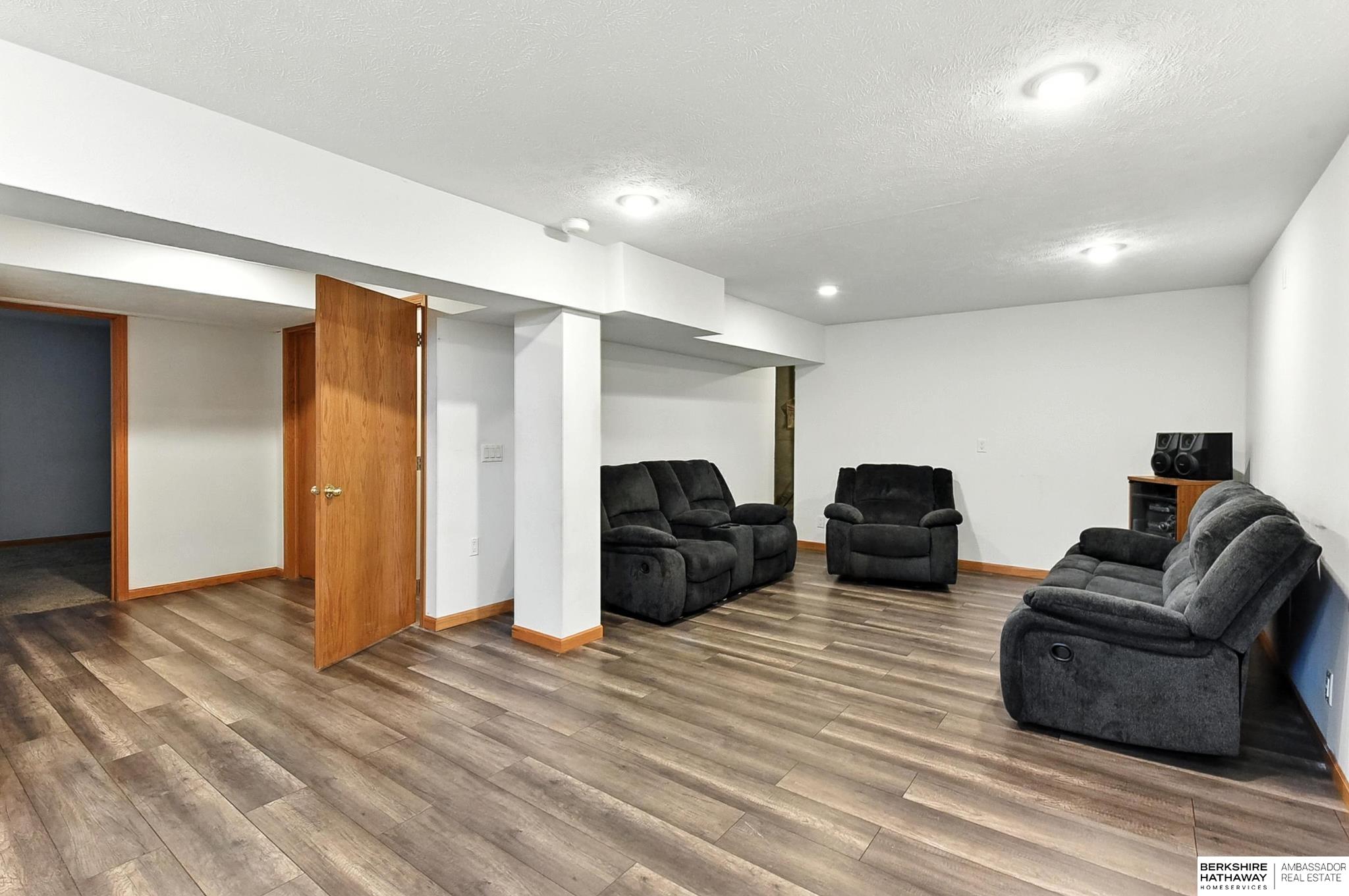 768 N Day Drive, Fremont, Nebraska image 25