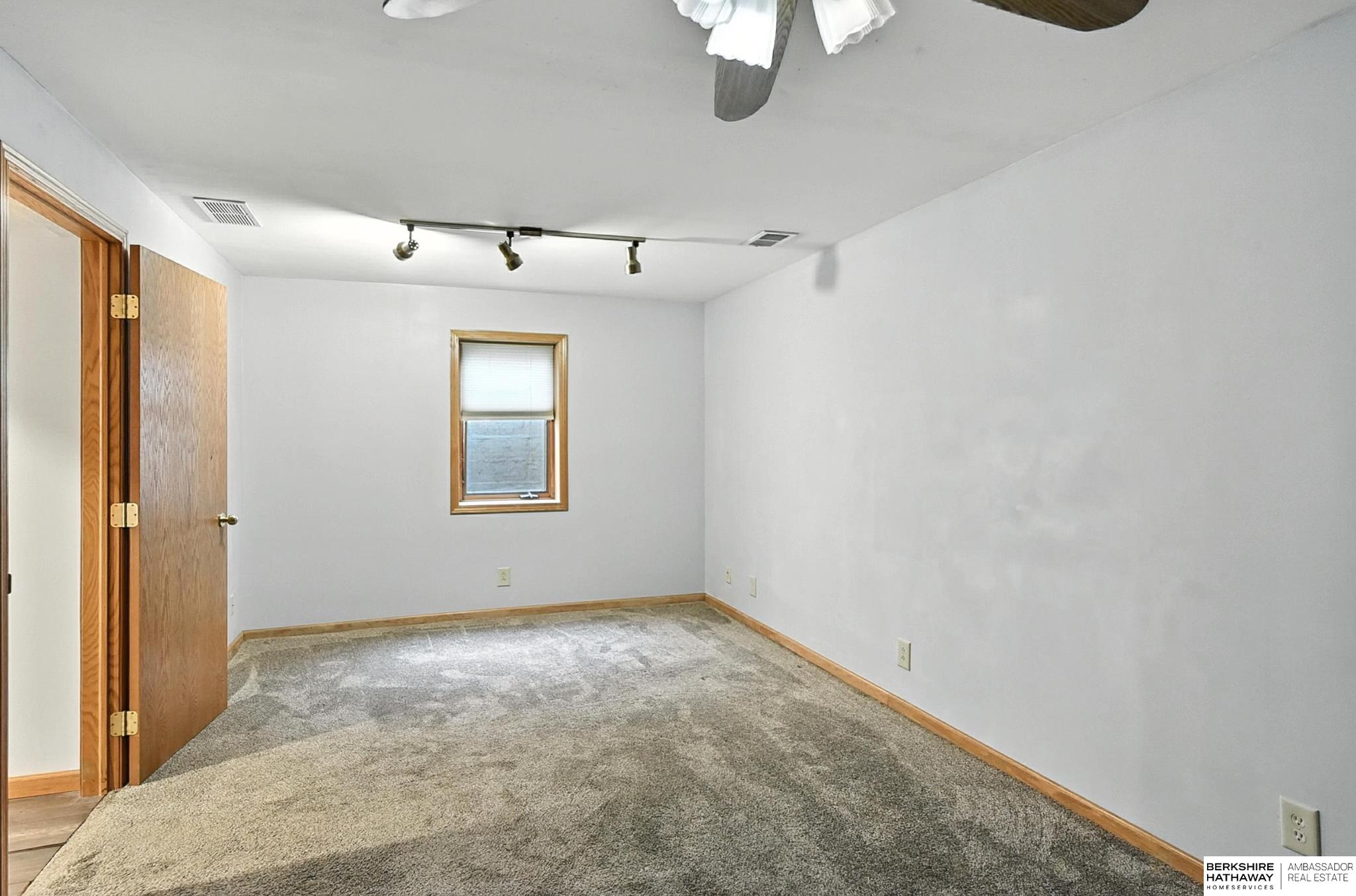 768 N Day Drive, Fremont, Nebraska image 28