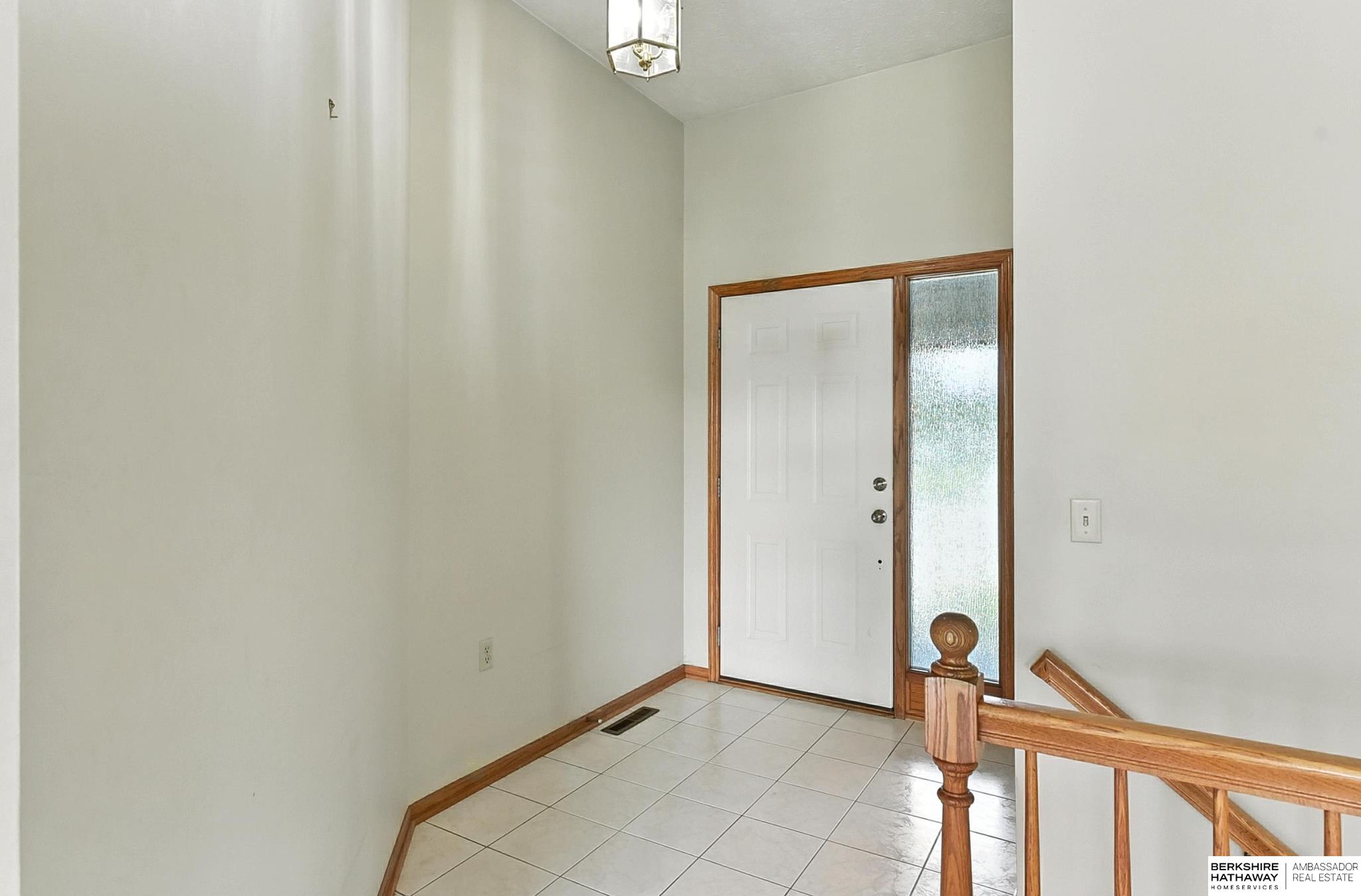 768 N Day Drive, Fremont, Nebraska image 4