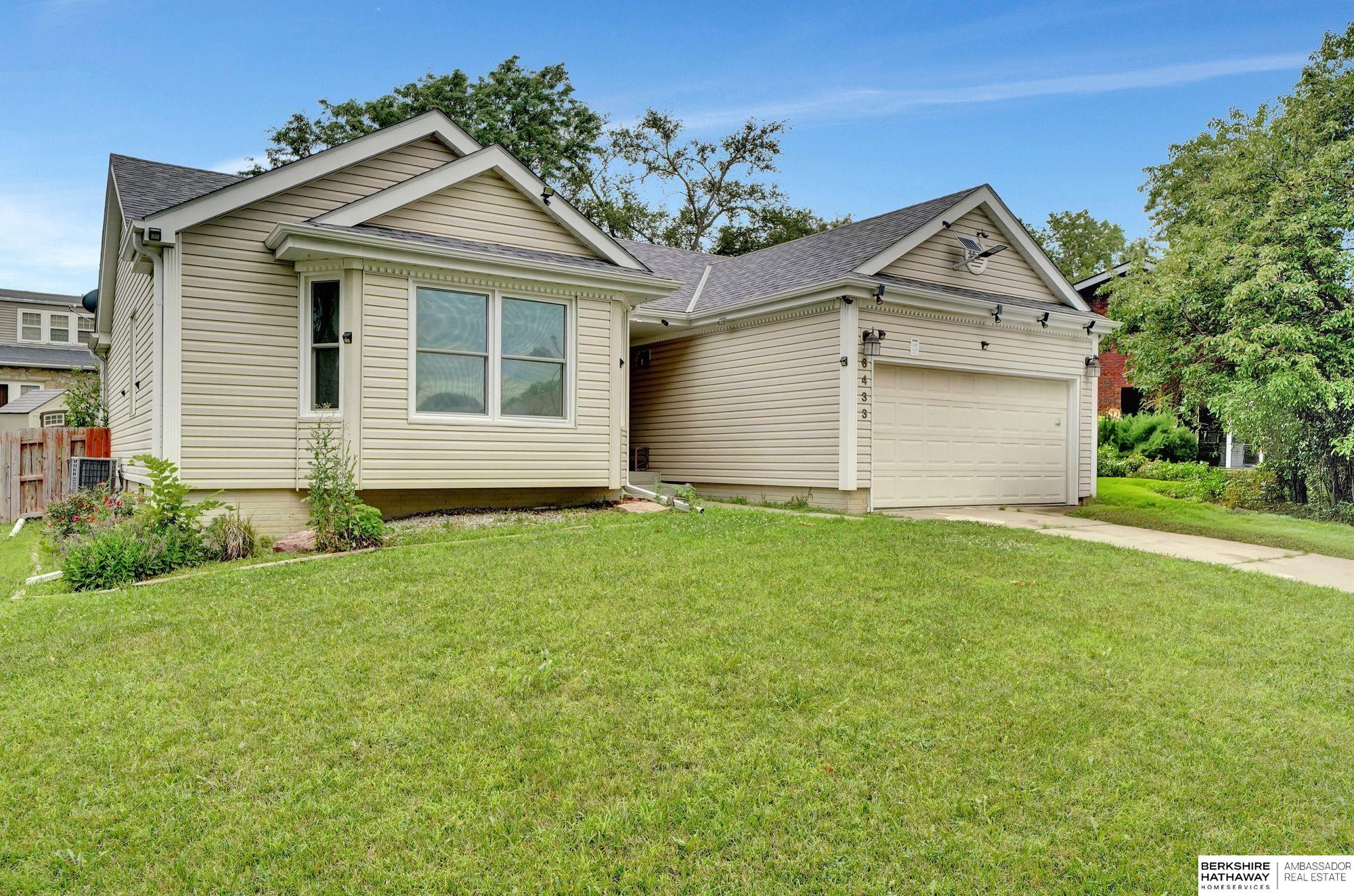 6433 Thunderbird Circle, Lincoln, Nebraska image 2