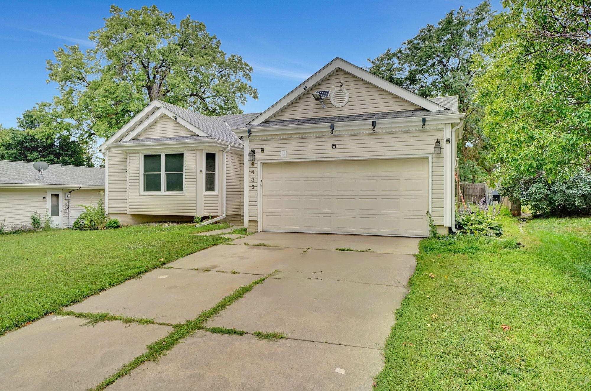 6433 Thunderbird Circle, Lincoln, Nebraska image 4