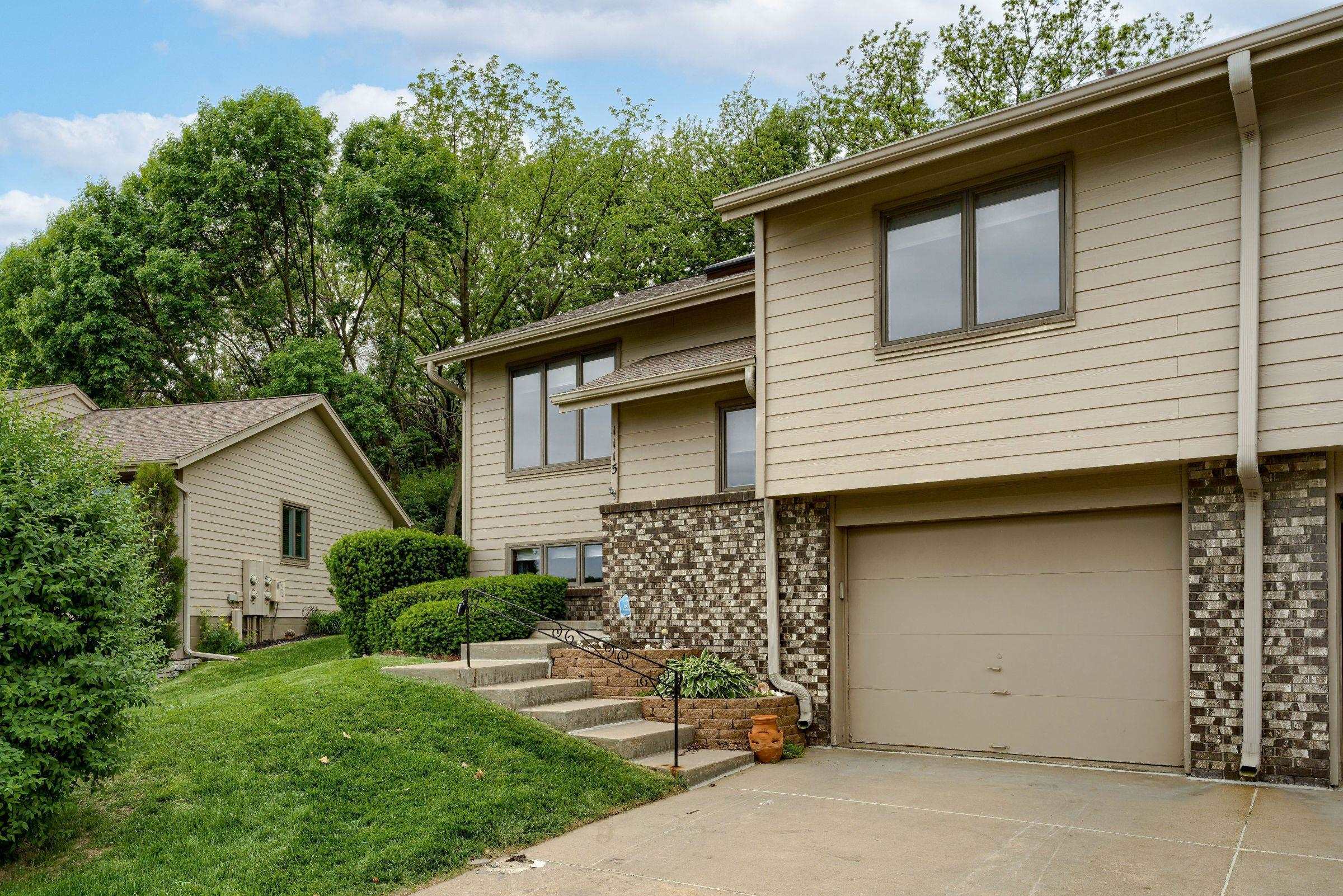 1115 Arbor Ridge Drive, Council Bluffs, Iowa image 1