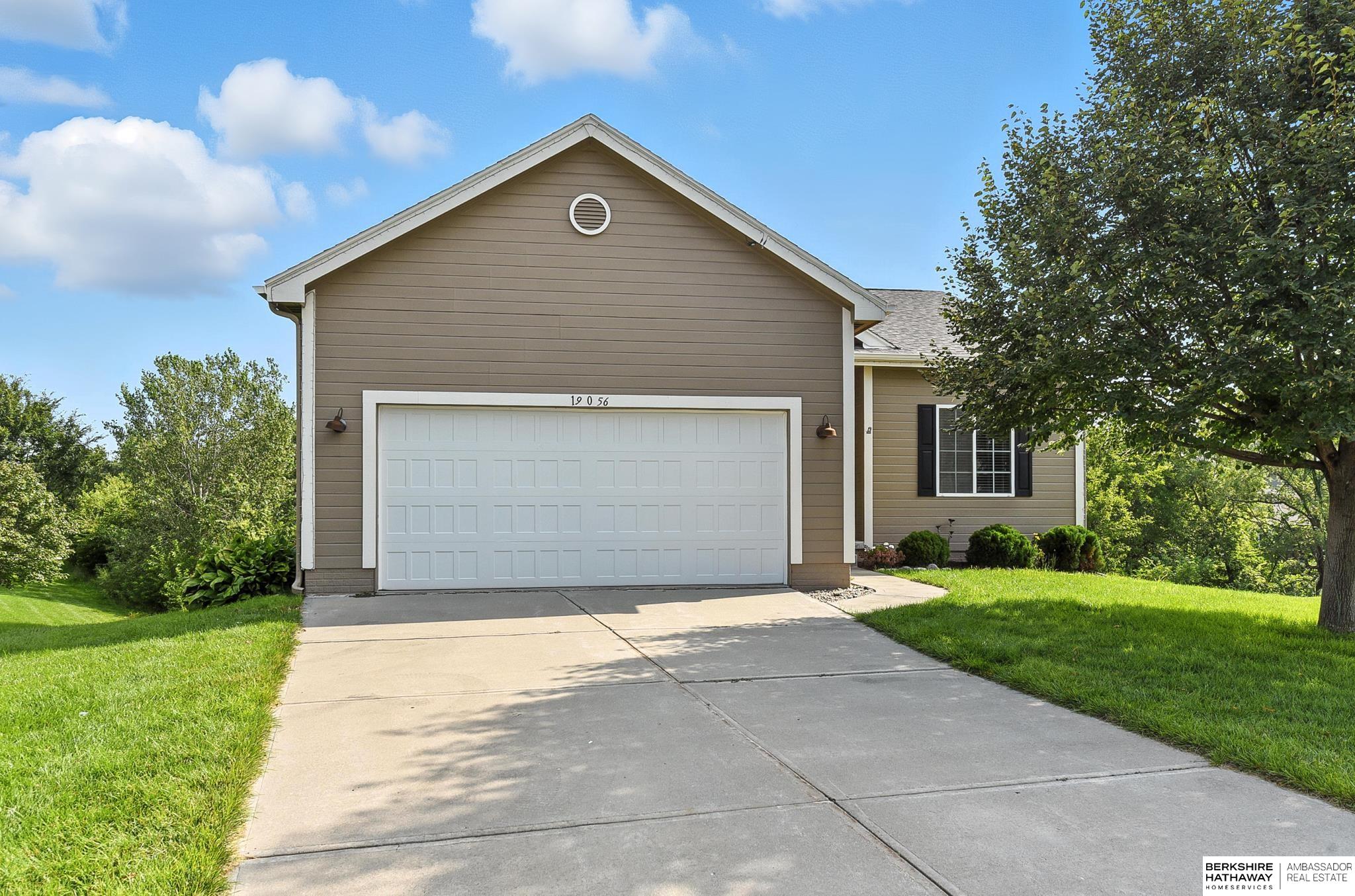 19056 Drexel Circle, Omaha