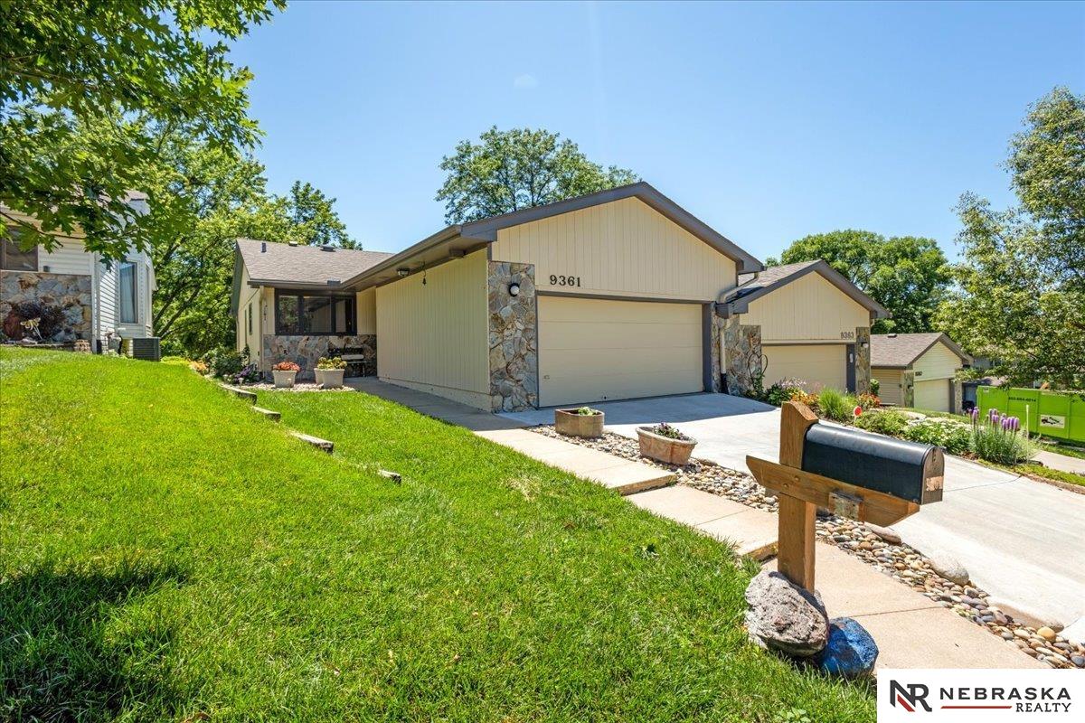 9361 Hillside Plaza, Omaha