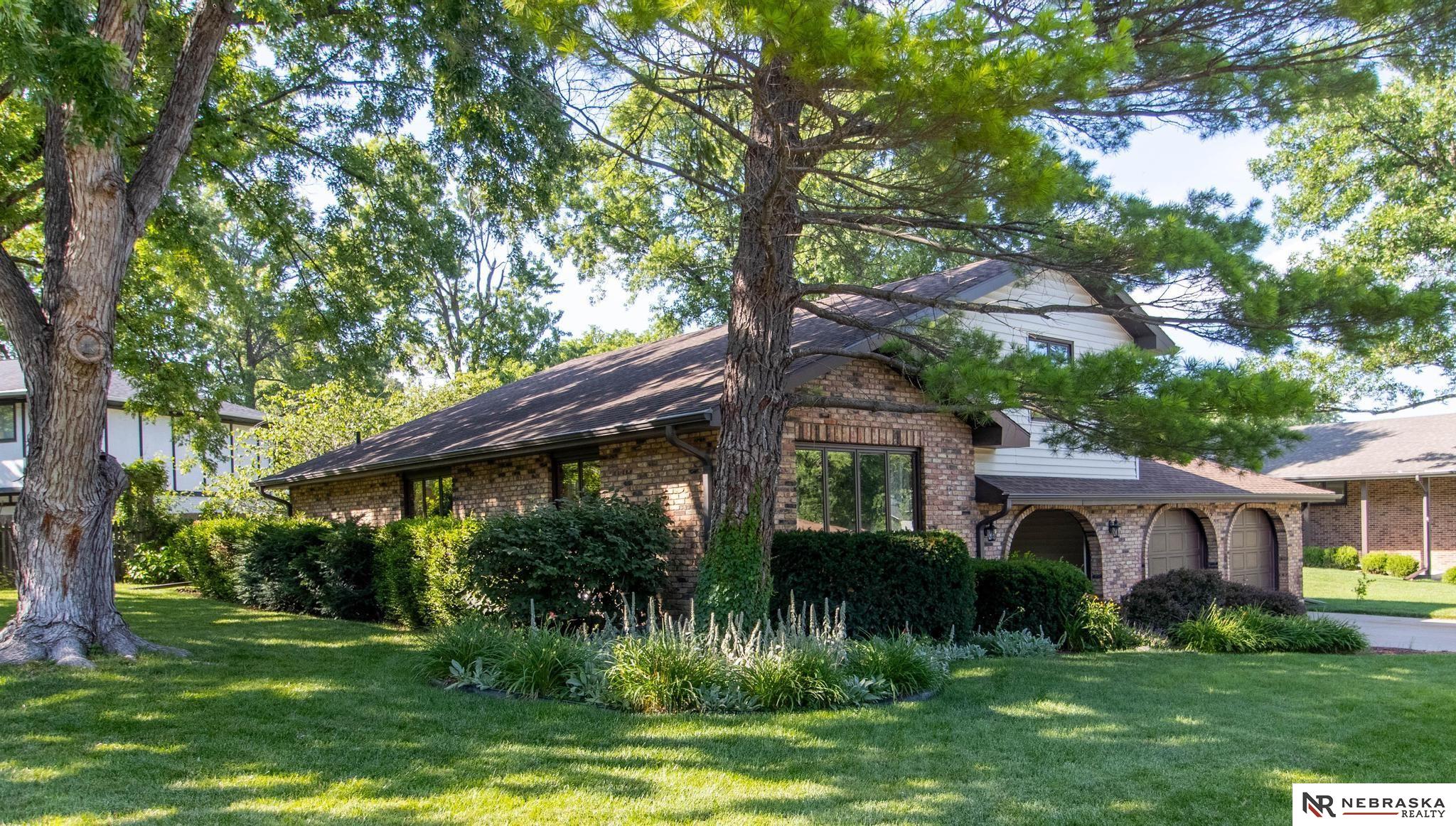 6500 Applewood Drive, Lincoln