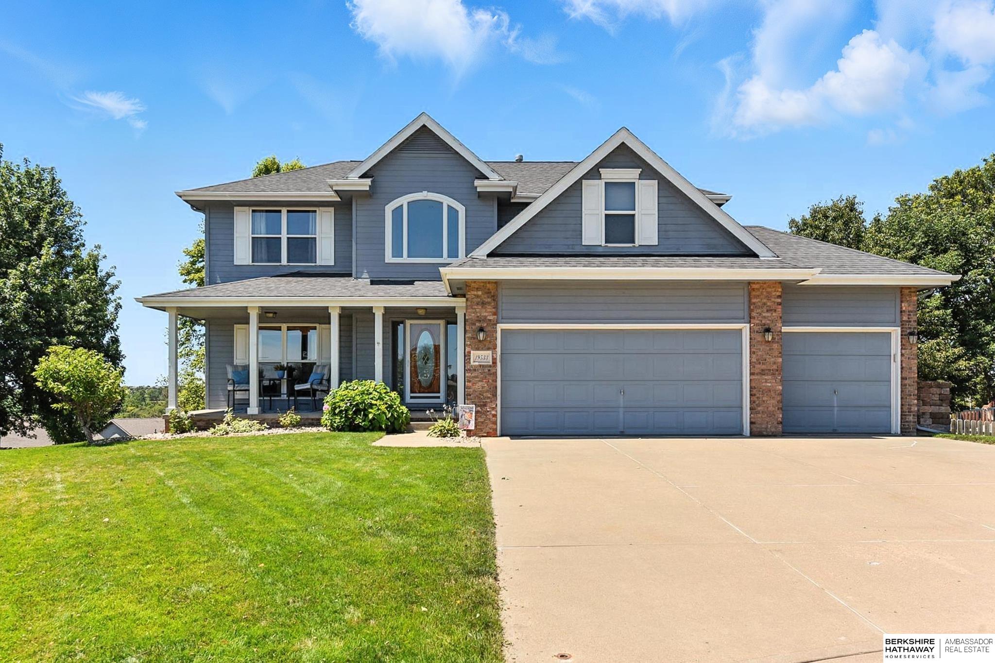 19533 Pearl Circle, Elkhorn