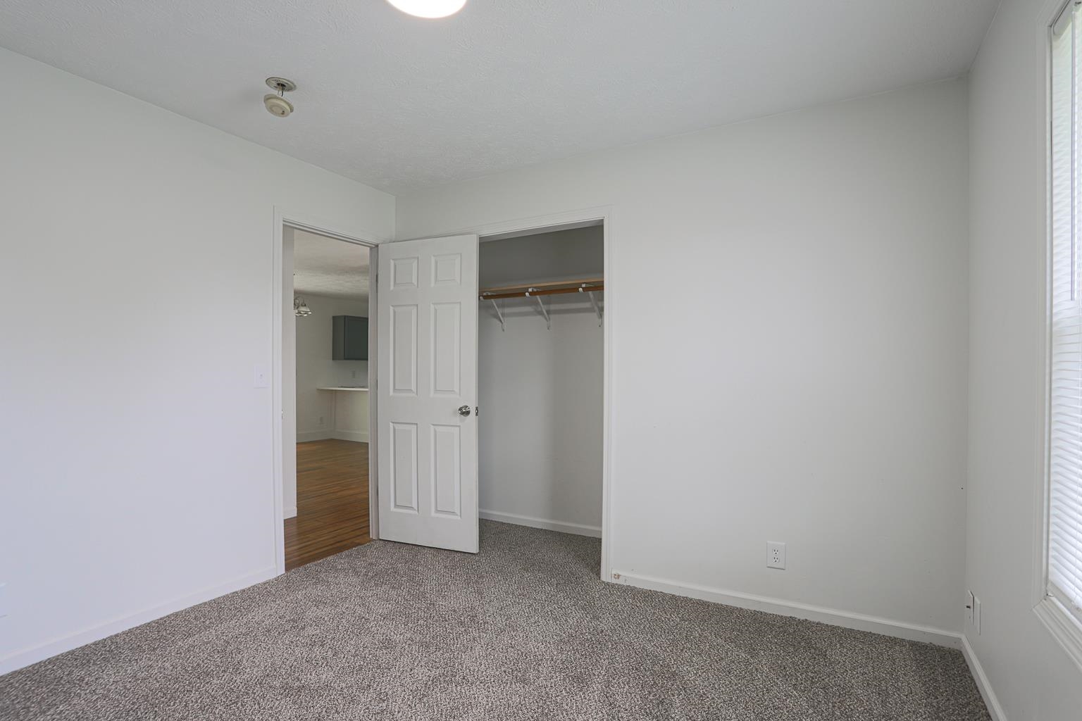 212 E Welch Street, Crescent, Iowa image 12