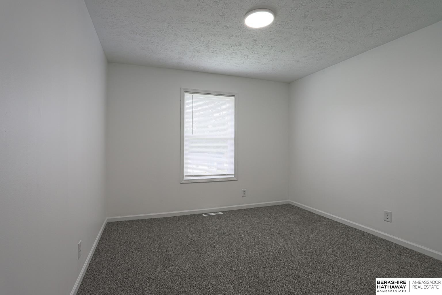 212 E Welch Street, Crescent, Iowa image 14