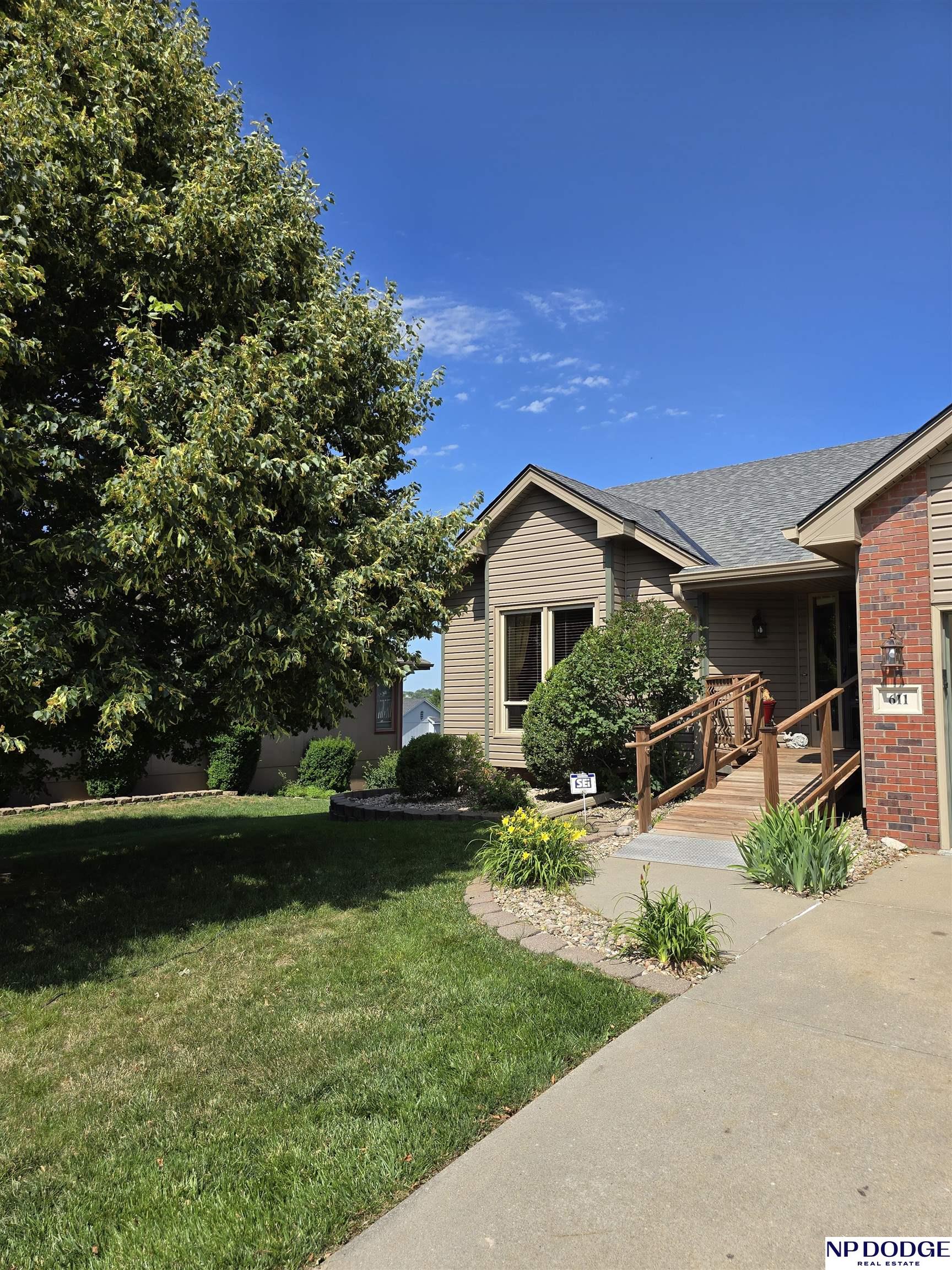 611 Diamond Lane, Papillion, Nebraska image 1
