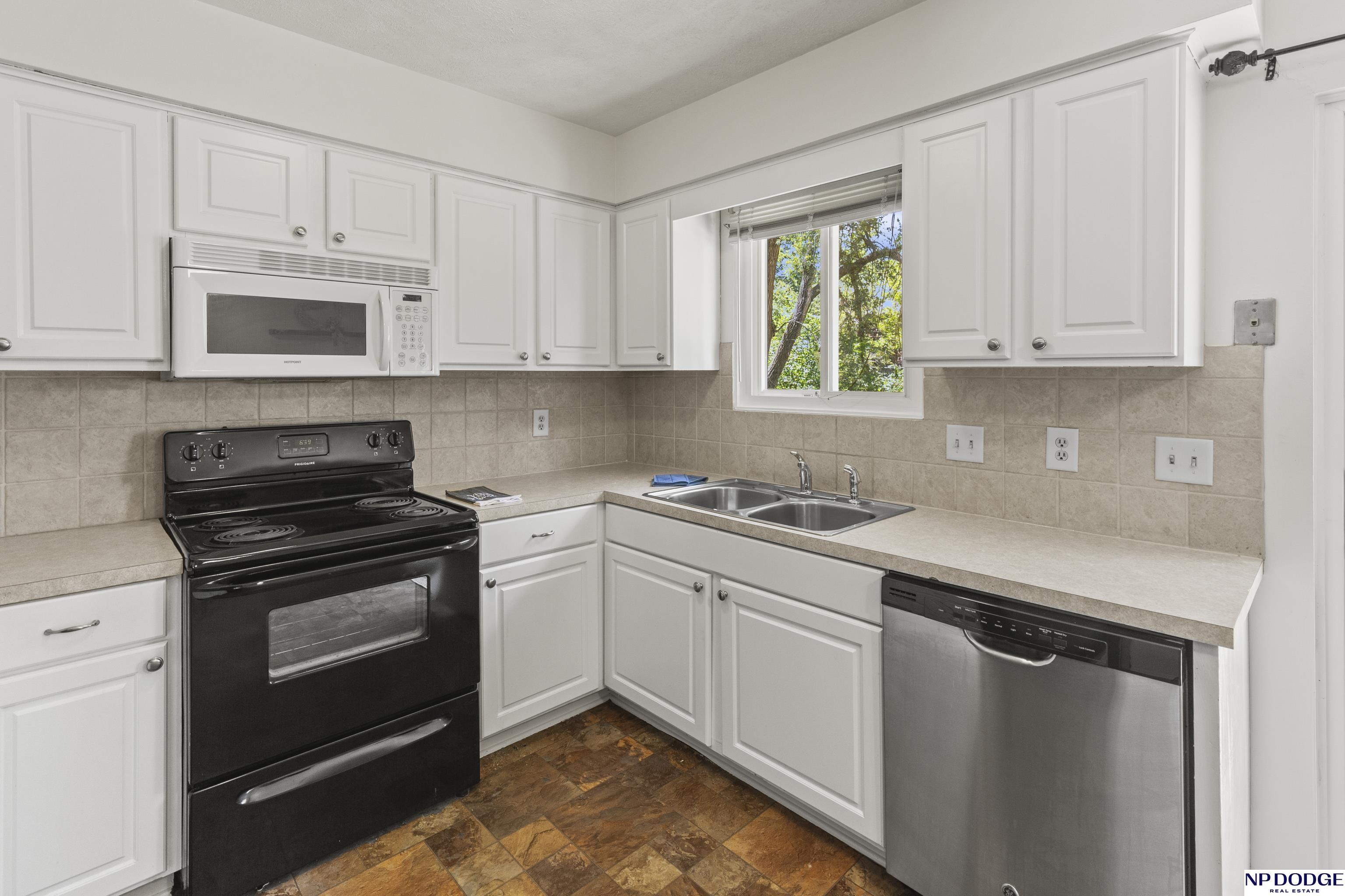 8510 Citta Drive, Bellevue, Nebraska image 13