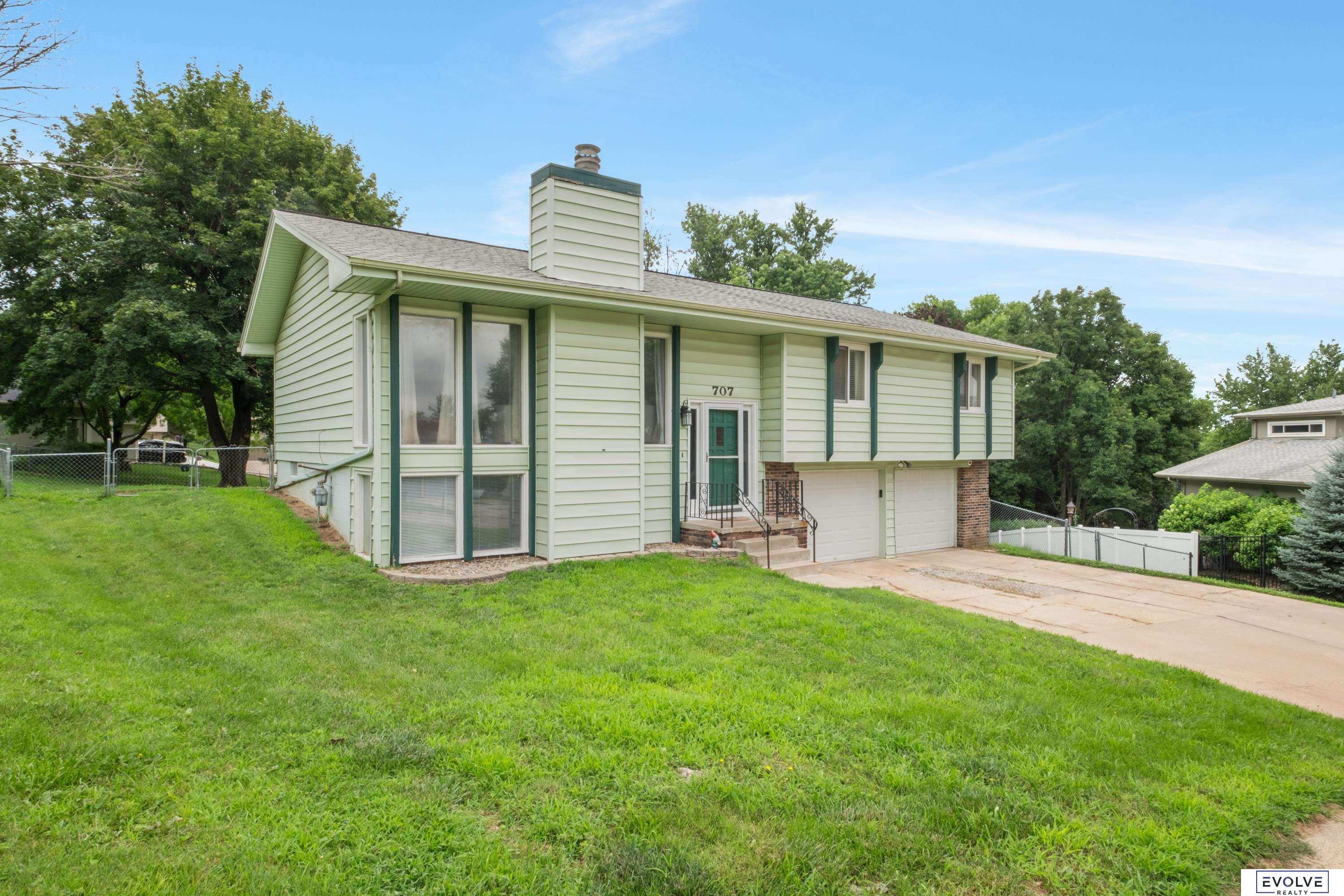 707 Vannornam Drive, Bellevue, Nebraska image 1