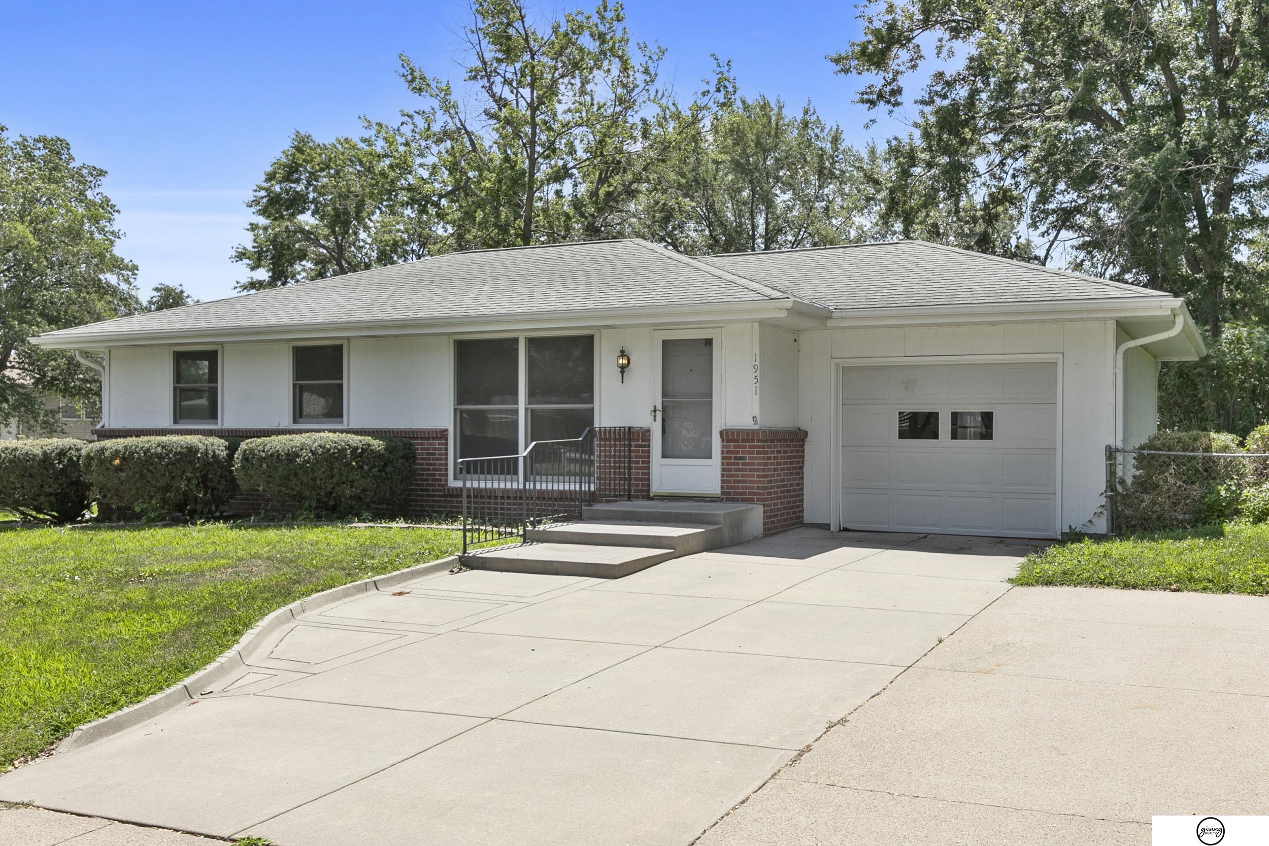 1951 Montclair Drive, Lincoln, Nebraska image 2