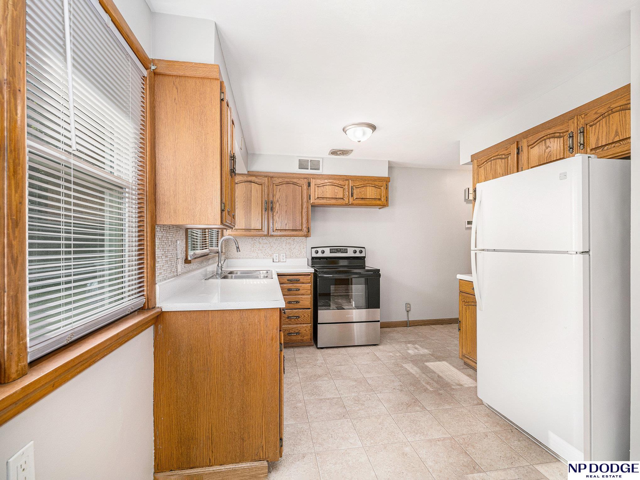 833 N 75 Street, Omaha, Nebraska image 6